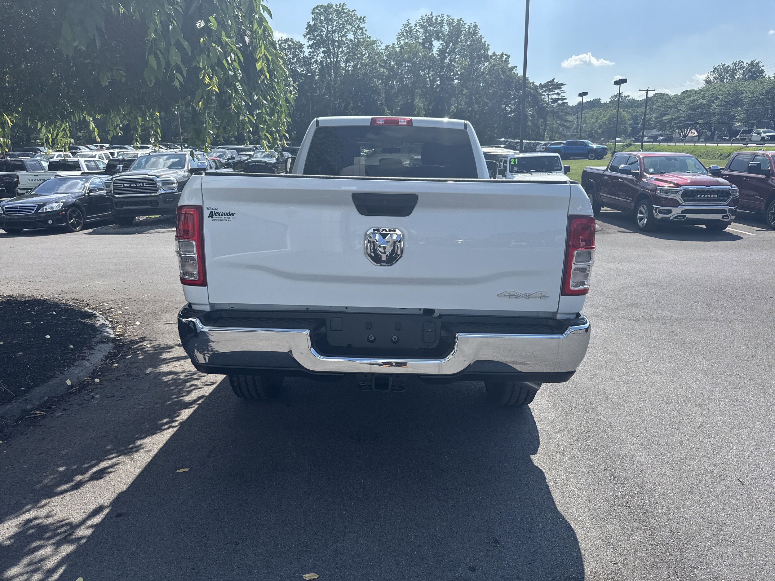 2023 Ram 2500 Tradesman photo 4