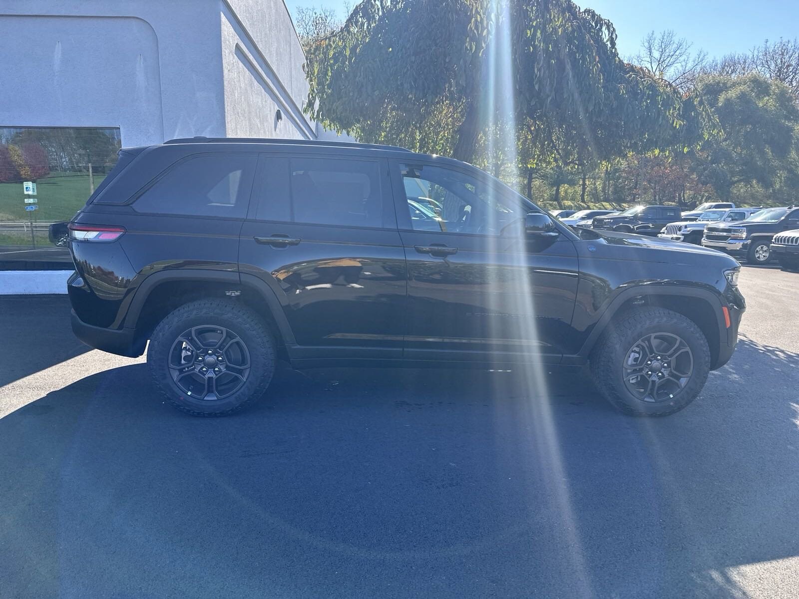 2024 Jeep Cherokee 4xe photo 2
