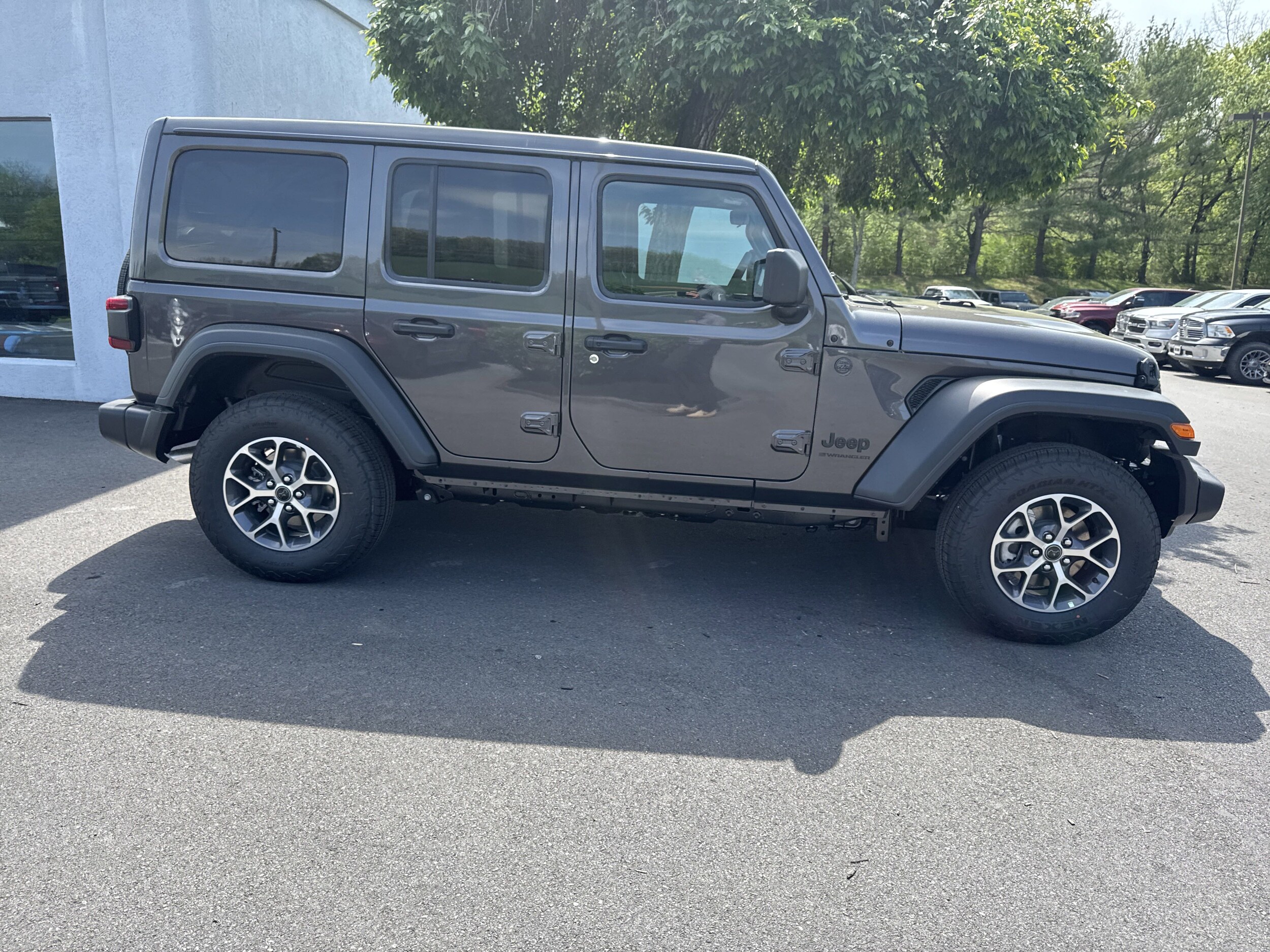 2025 Jeep Wrangler Sport photo 2