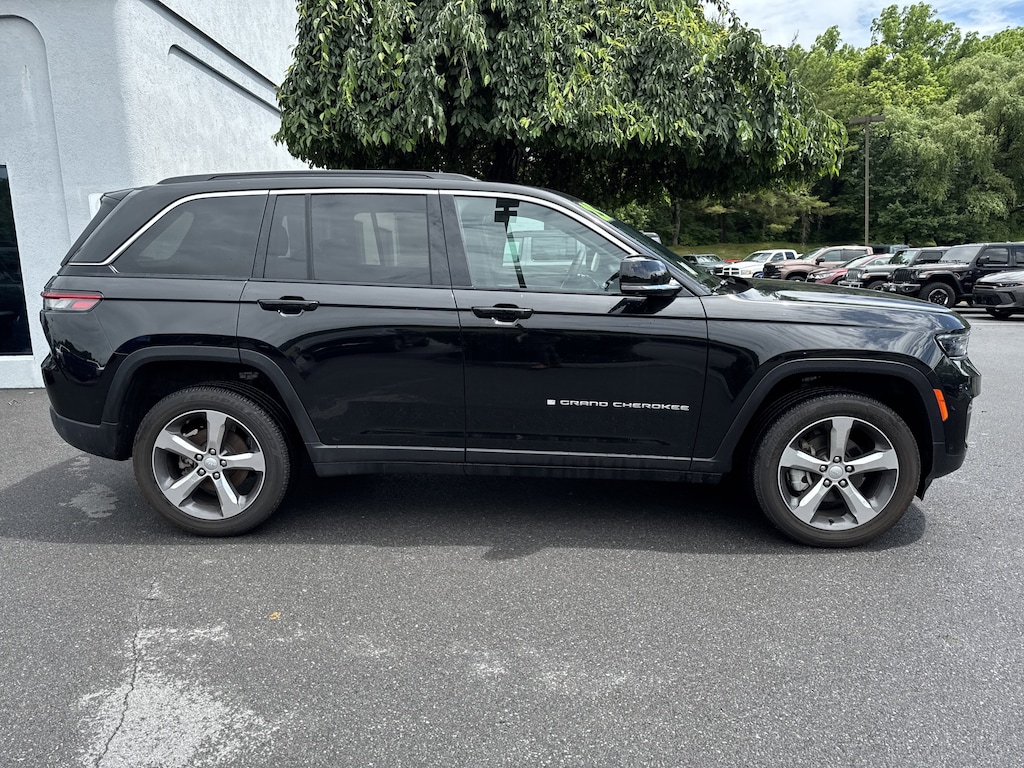 Used 2025 Jeep Grand Cherokee Limited SUV