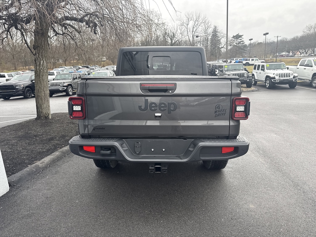 Used 2021 Jeep Gladiator Sport Truck Crew Cab
