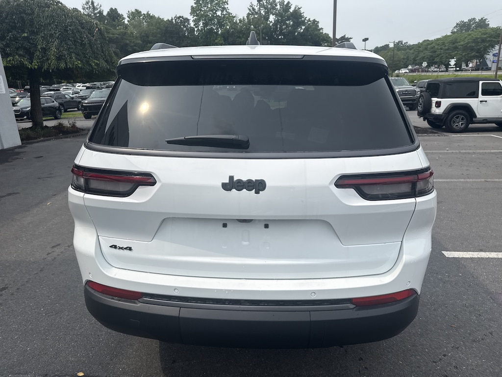 New 2026 Jeep Grand Cherokee L LAREDO ALTITUDE 4X4 Sport Utility