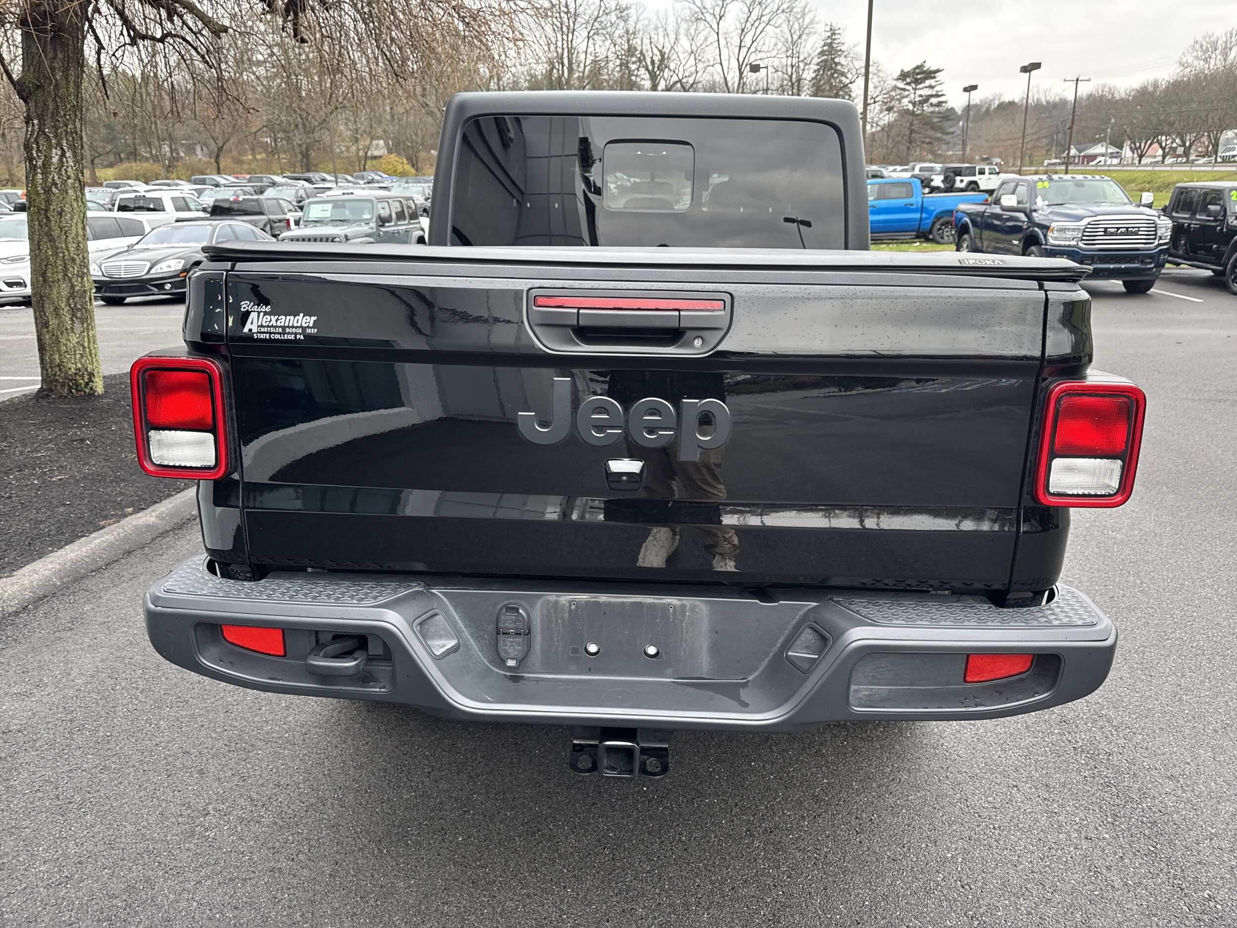 2022 Jeep Gladiator Sport S photo 4