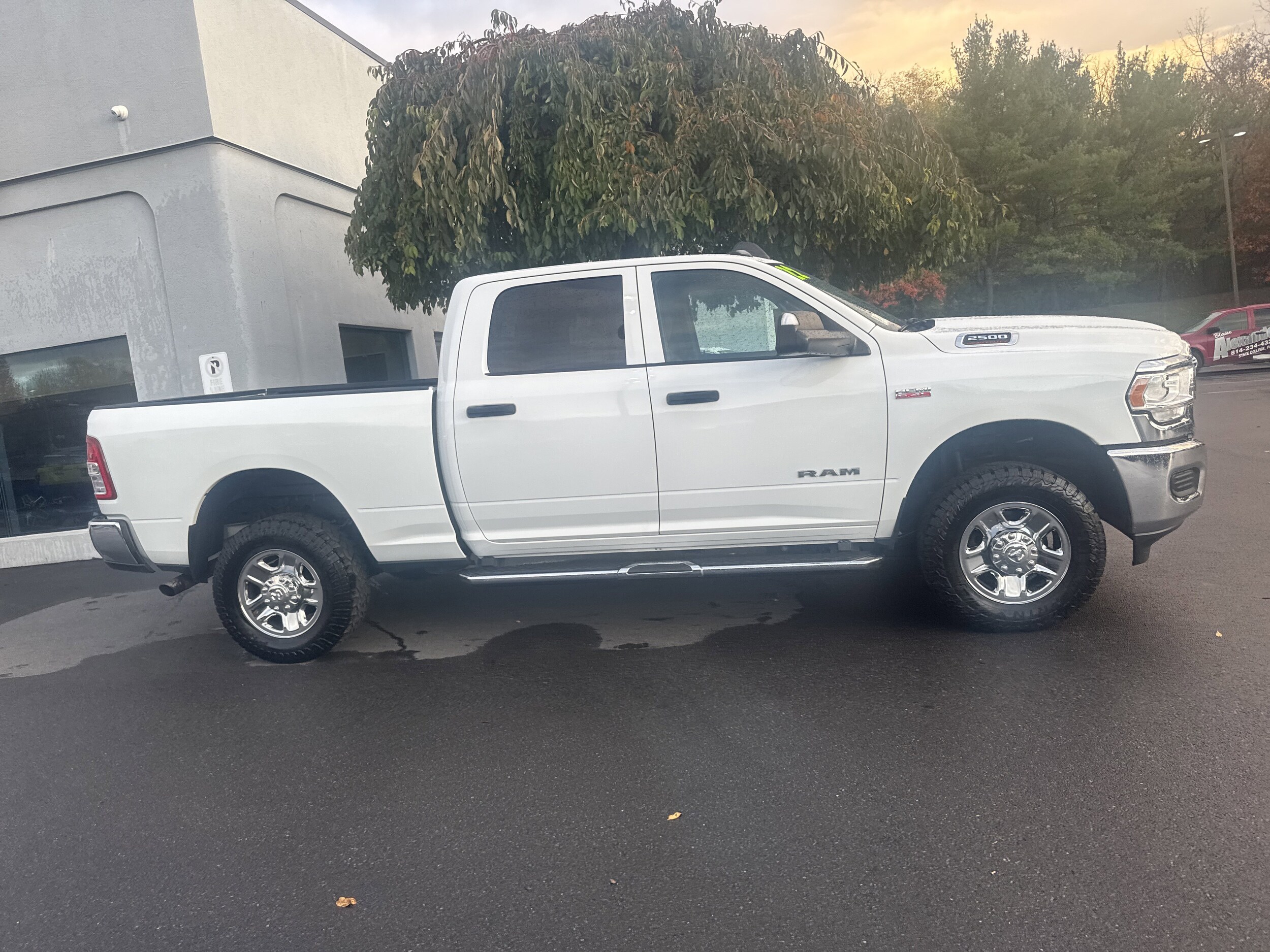 2022 Ram 2500 Tradesman photo 2