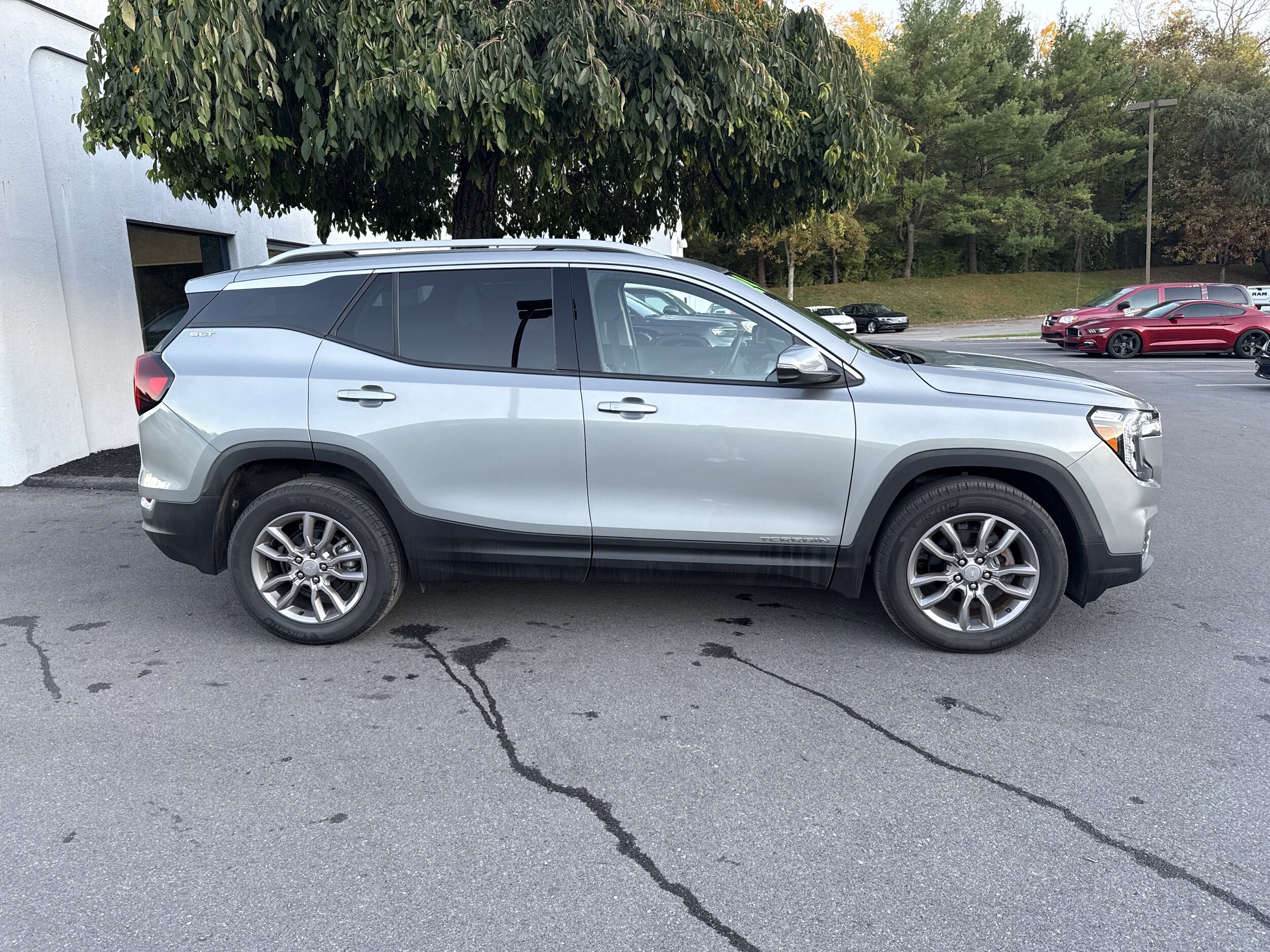 2024 Gmc Terrain SLT photo 2