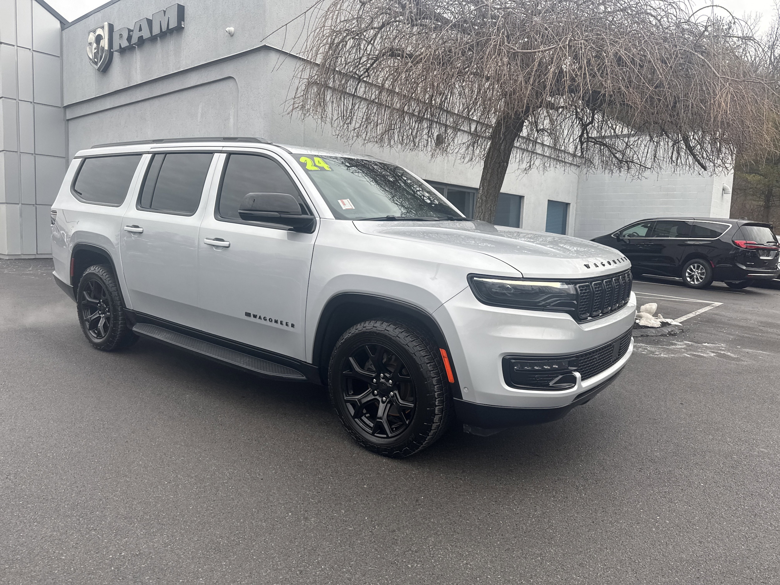 2024 Jeep Wagoneer L Series II's photo