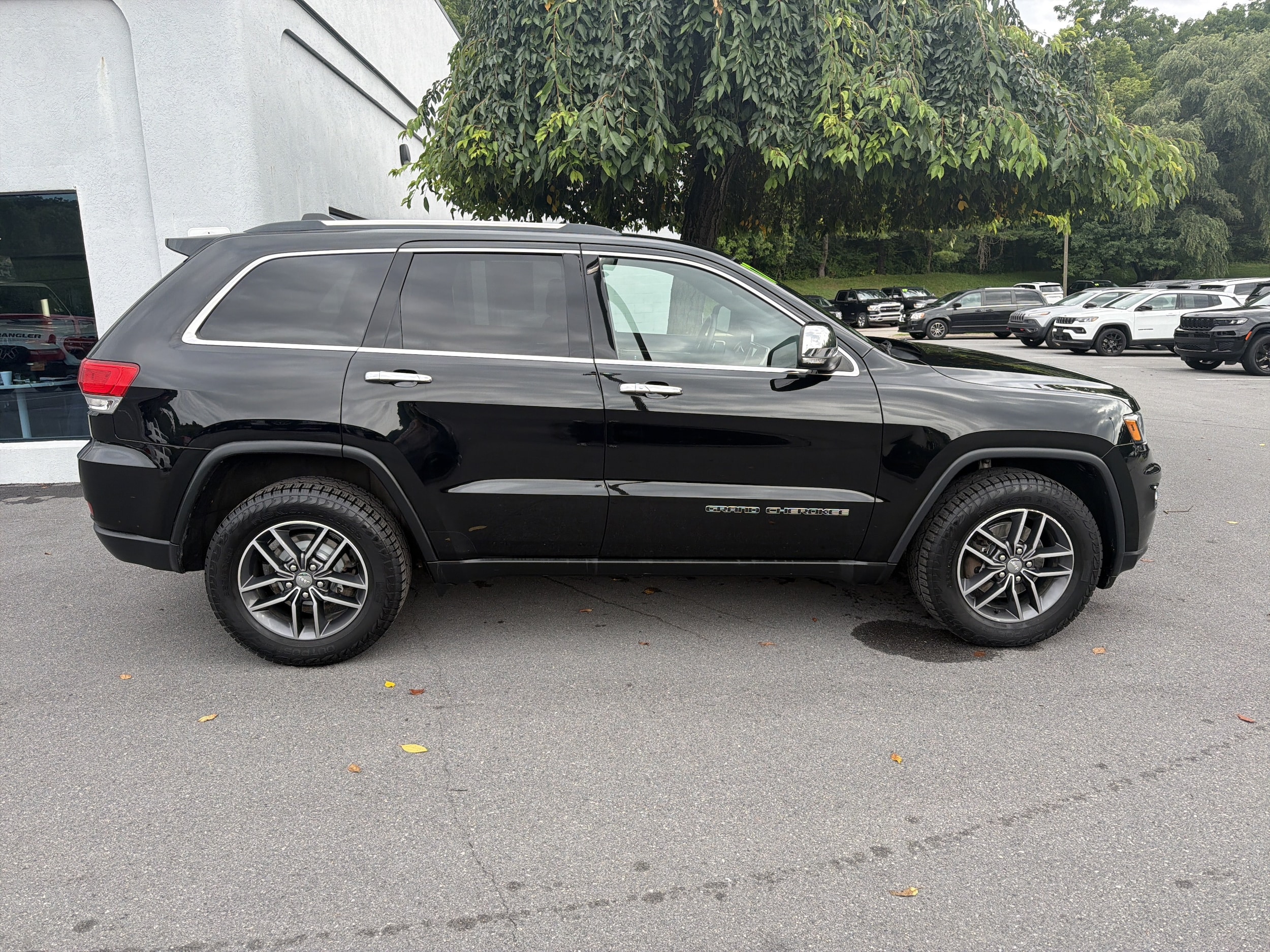 Used 2017 Jeep Grand Cherokee Limited with VIN 1C4RJFBG4HC885122 for sale in State College, PA