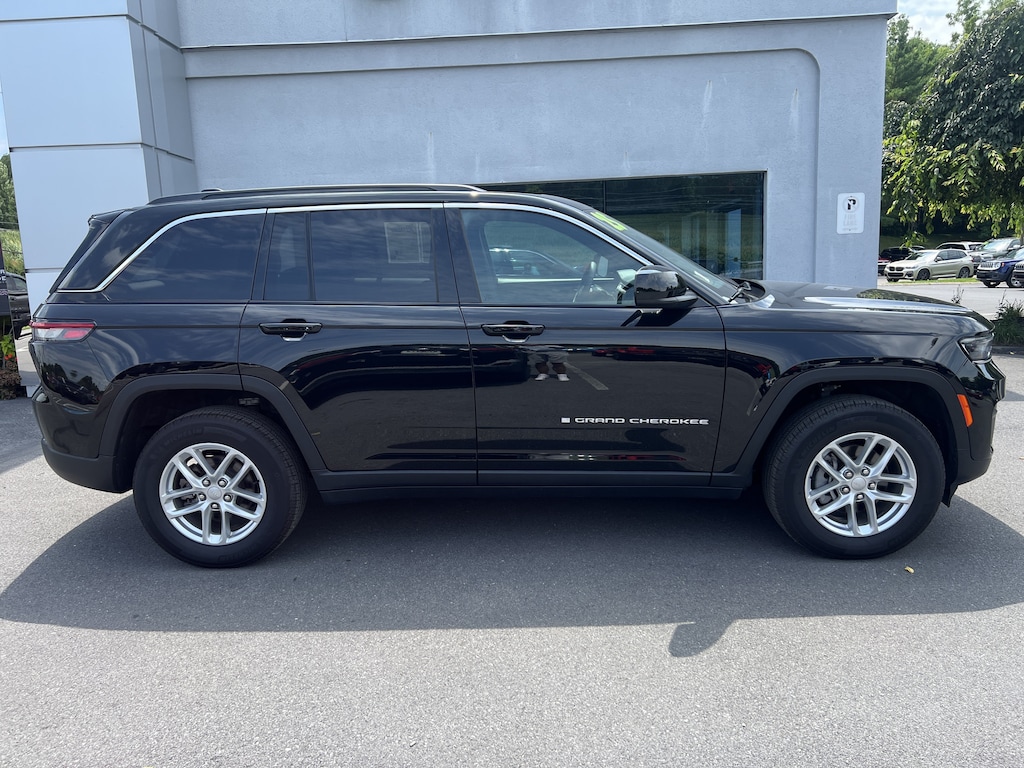 Used 2025 Jeep Grand Cherokee Laredo SUV