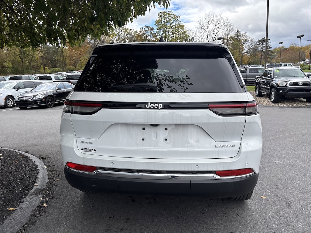 New 2025 Jeep Grand Cherokee LAREDO 4X4 Sport Utility