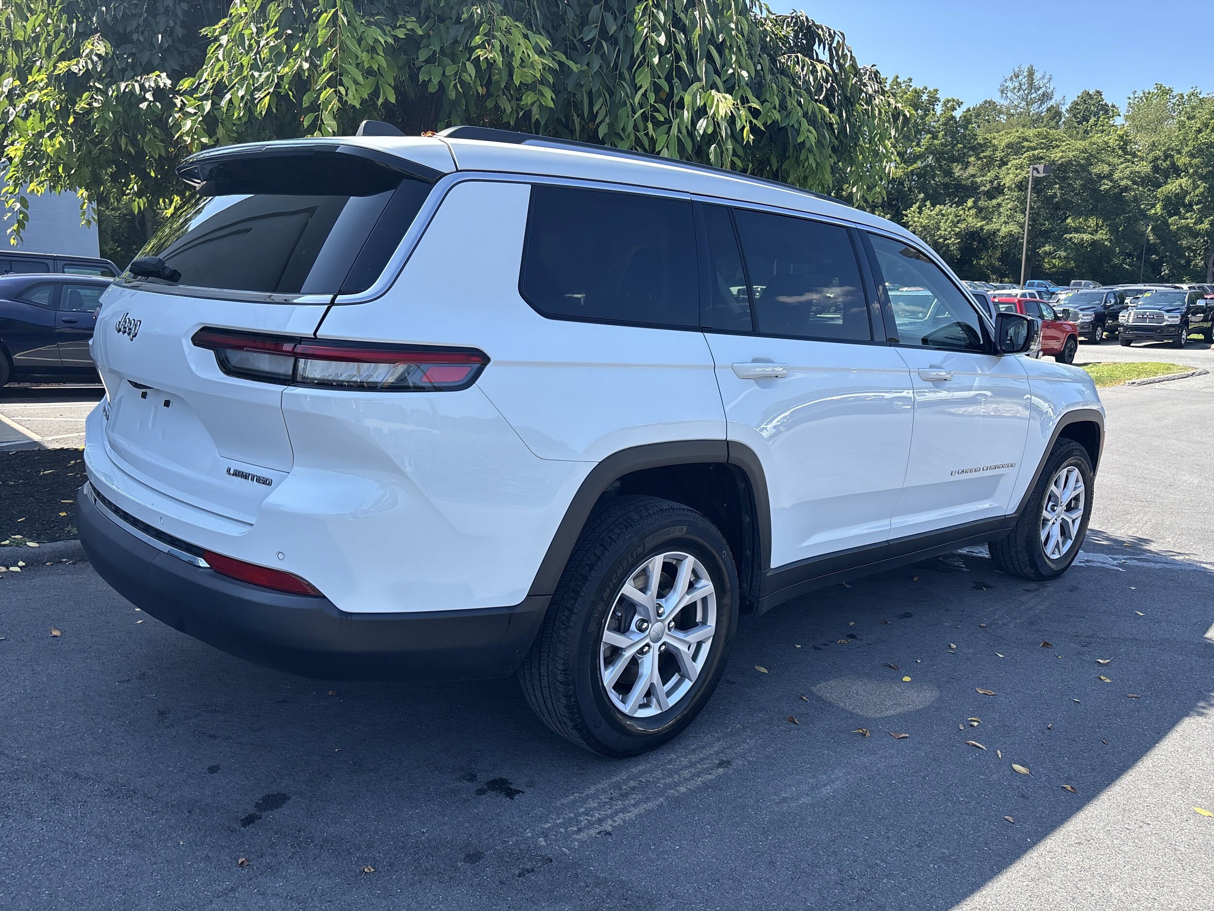 2021 Jeep Grand Cherokee Limited photo 2