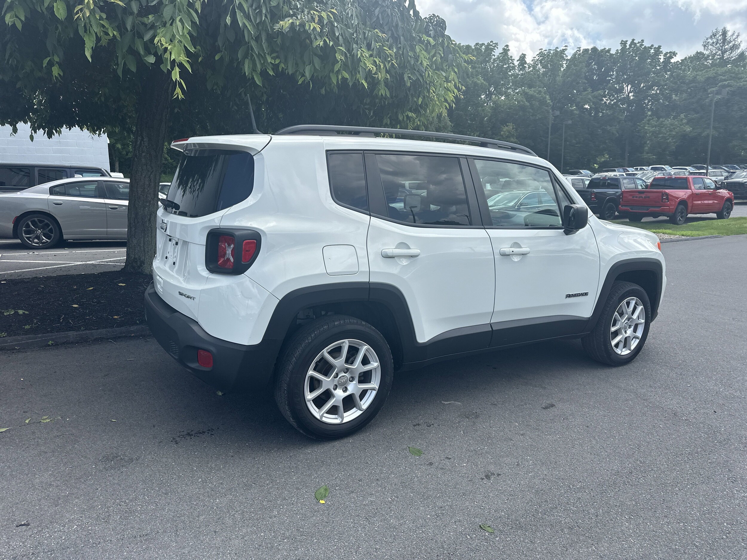 2020 Jeep Renegade Sport photo 3