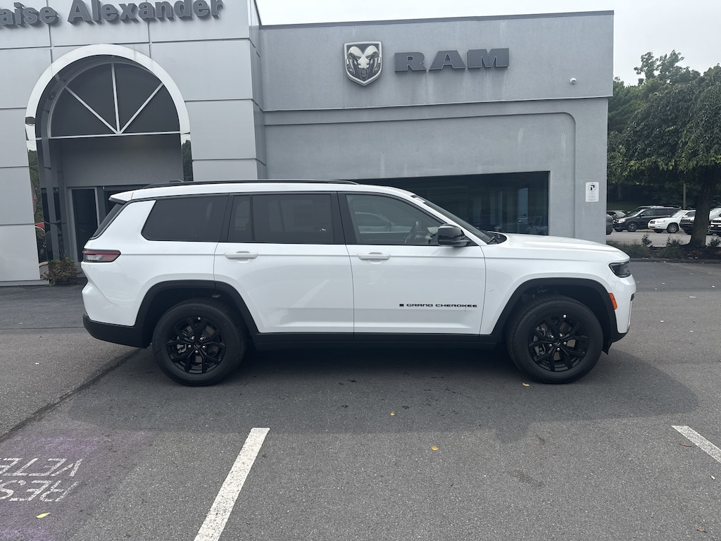 New 2026 Jeep Grand Cherokee L LAREDO ALTITUDE 4X4 Sport Utility