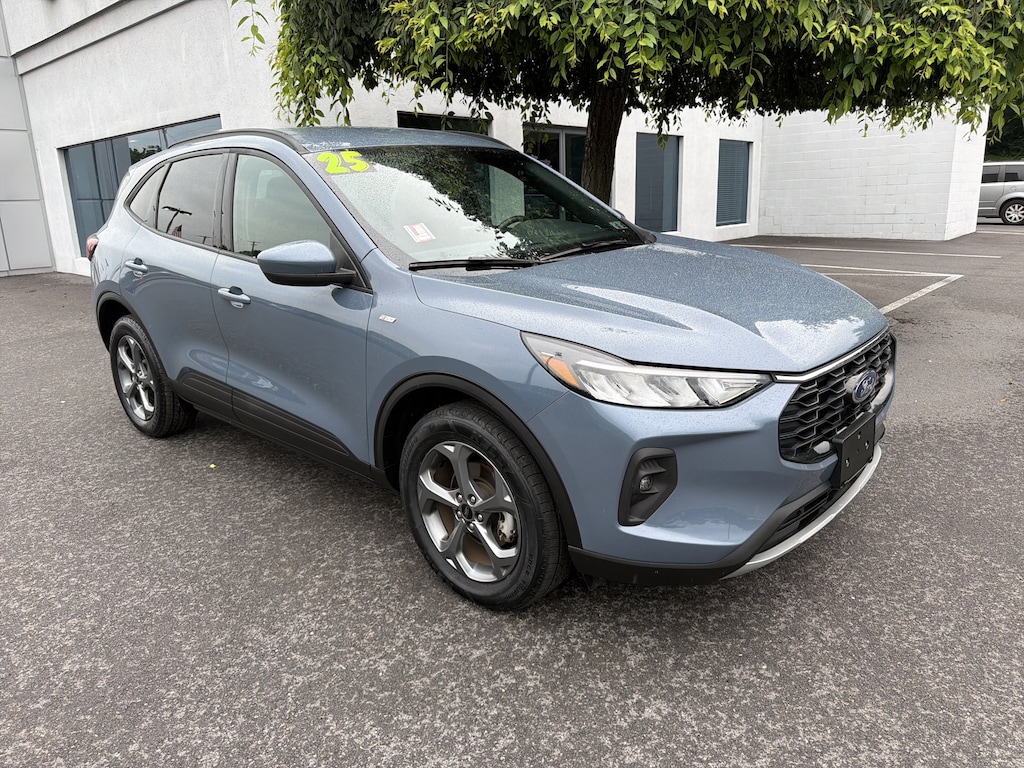 Used 2025 Ford Escape ST-Line Select SUV