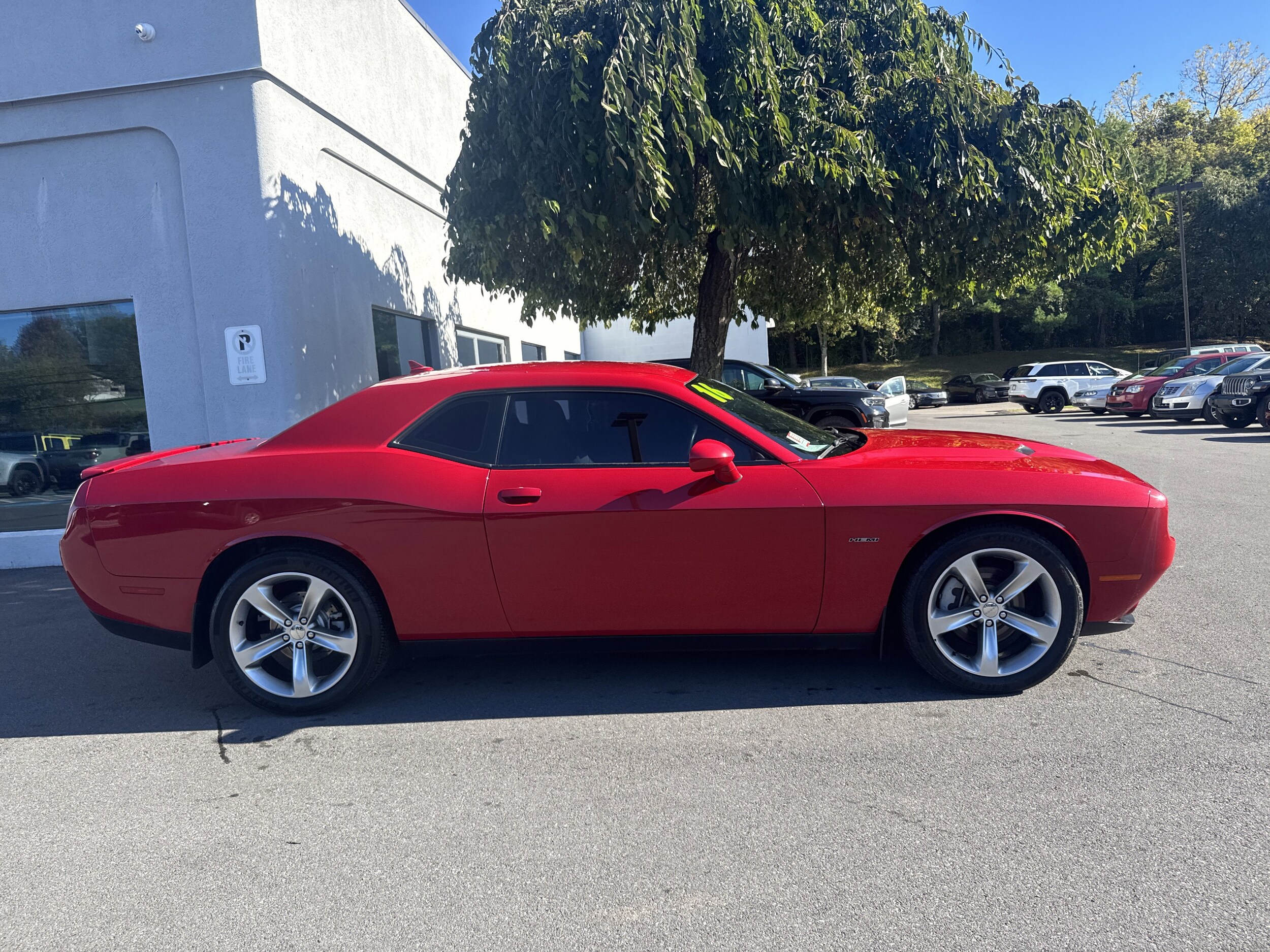 2016 Dodge Challenger SXT Plus photo 2