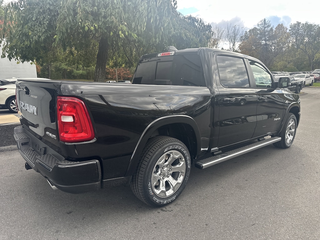 New 2026 Ram 1500 BIG HORN CREW CAB 4X4 5'7 BOX Pickup