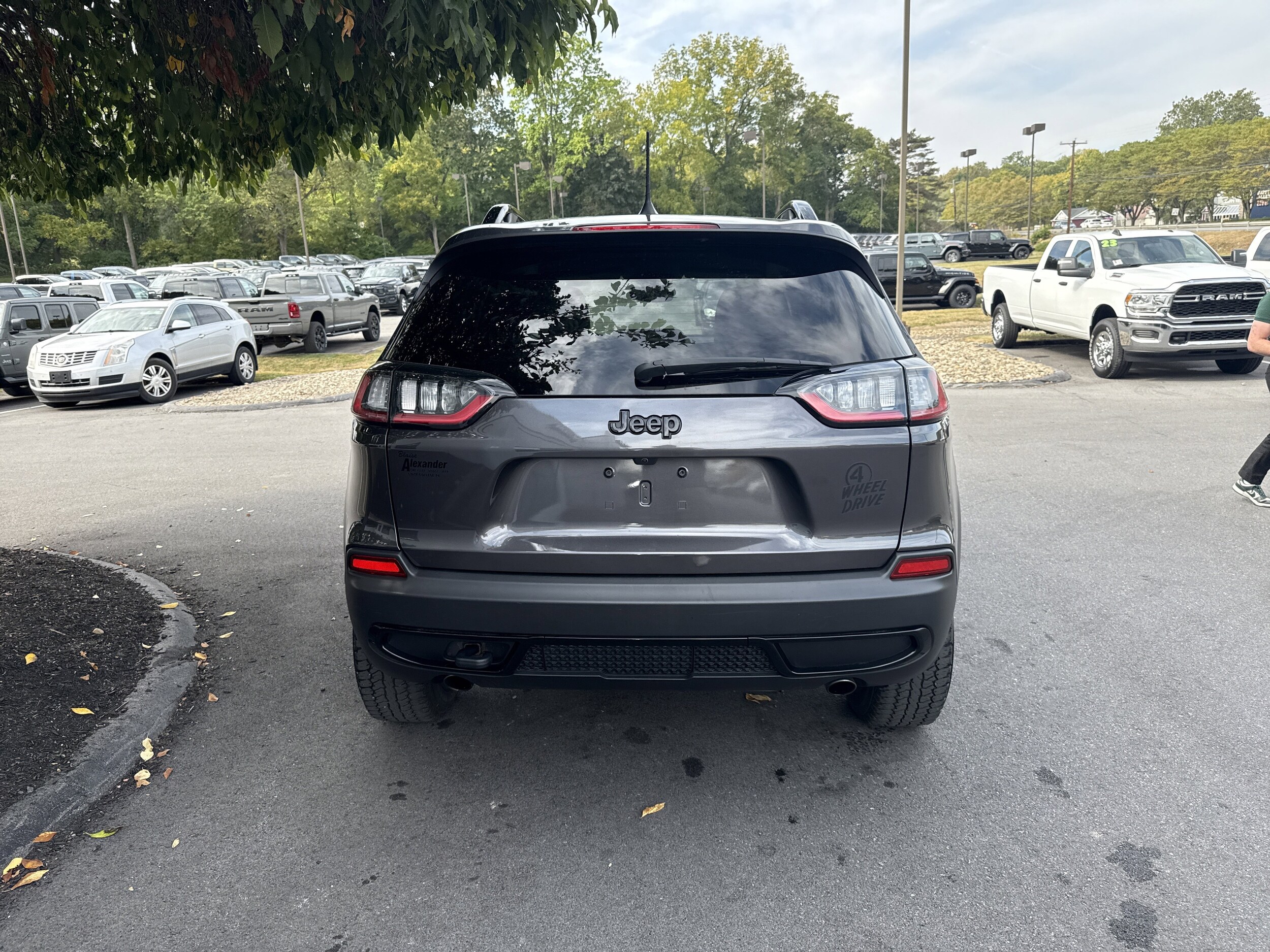 2022 Jeep Cherokee Latitude photo 2