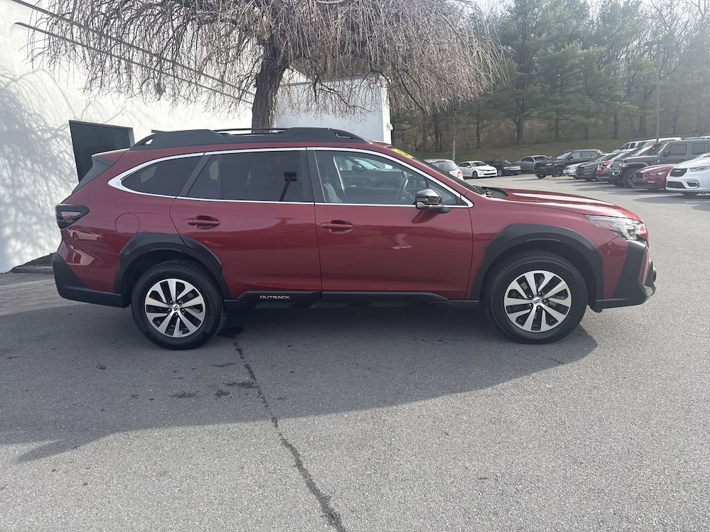 Used 2023 Subaru Outback Premium SUV
