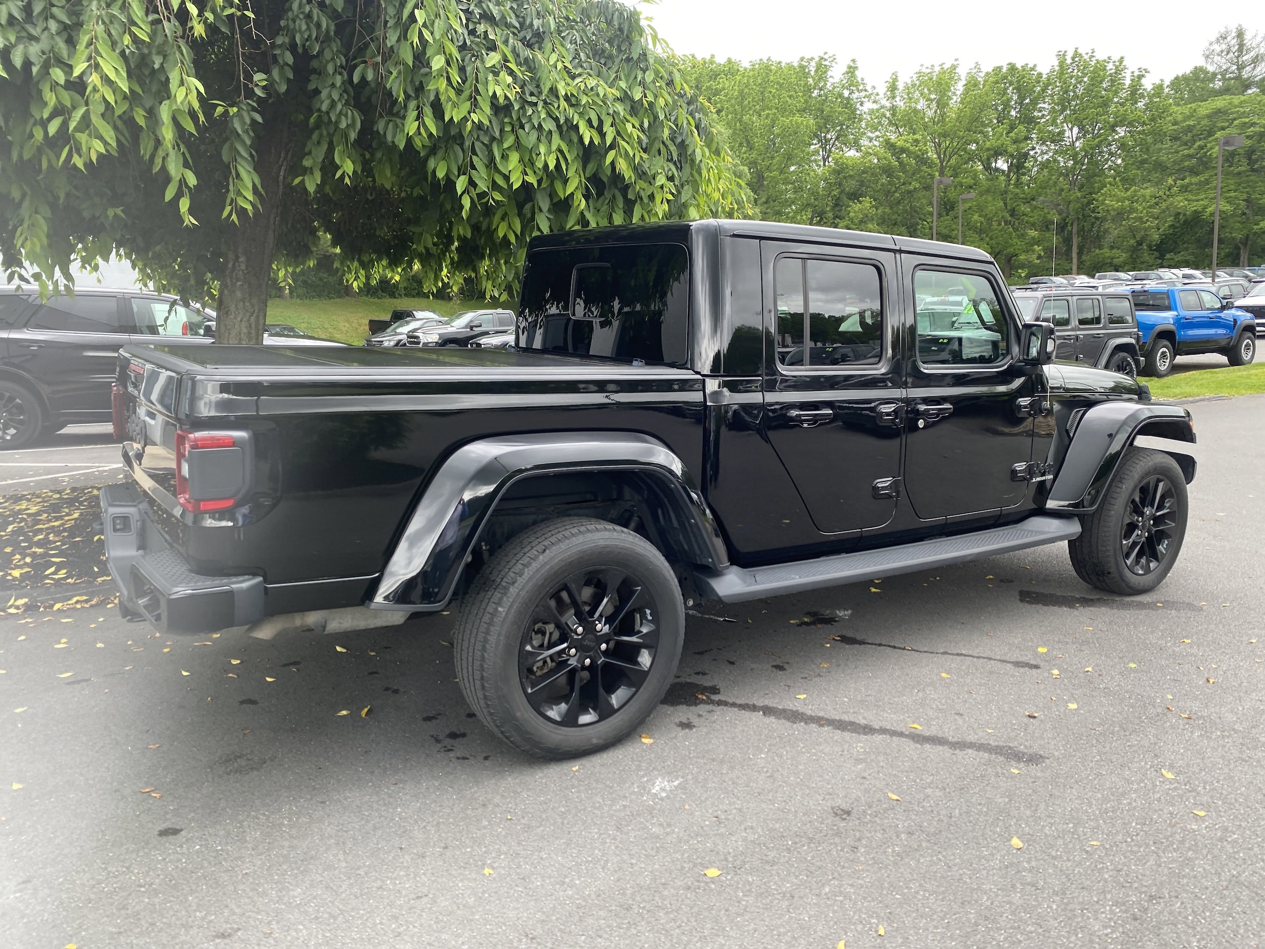 2022 Jeep Gladiator Overland photo 3
