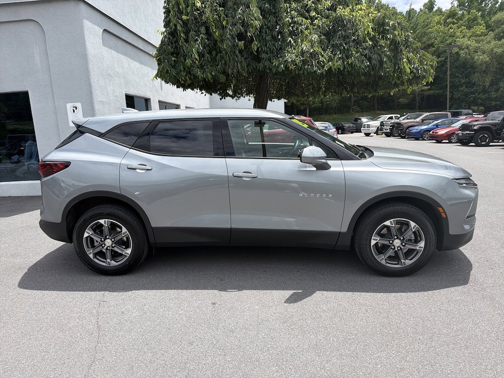 Used 2025 Chevrolet Blazer LT w/2LT SUV