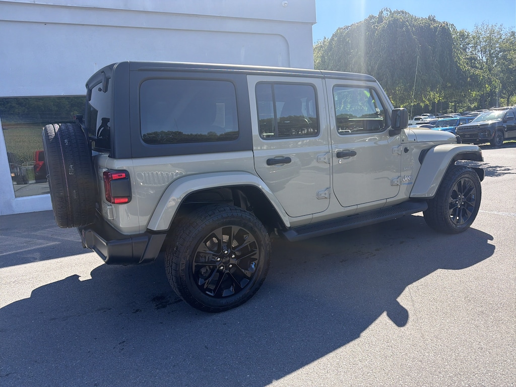 Used 2022 Jeep Wrangler Unlimited 4xe Sahara SUV