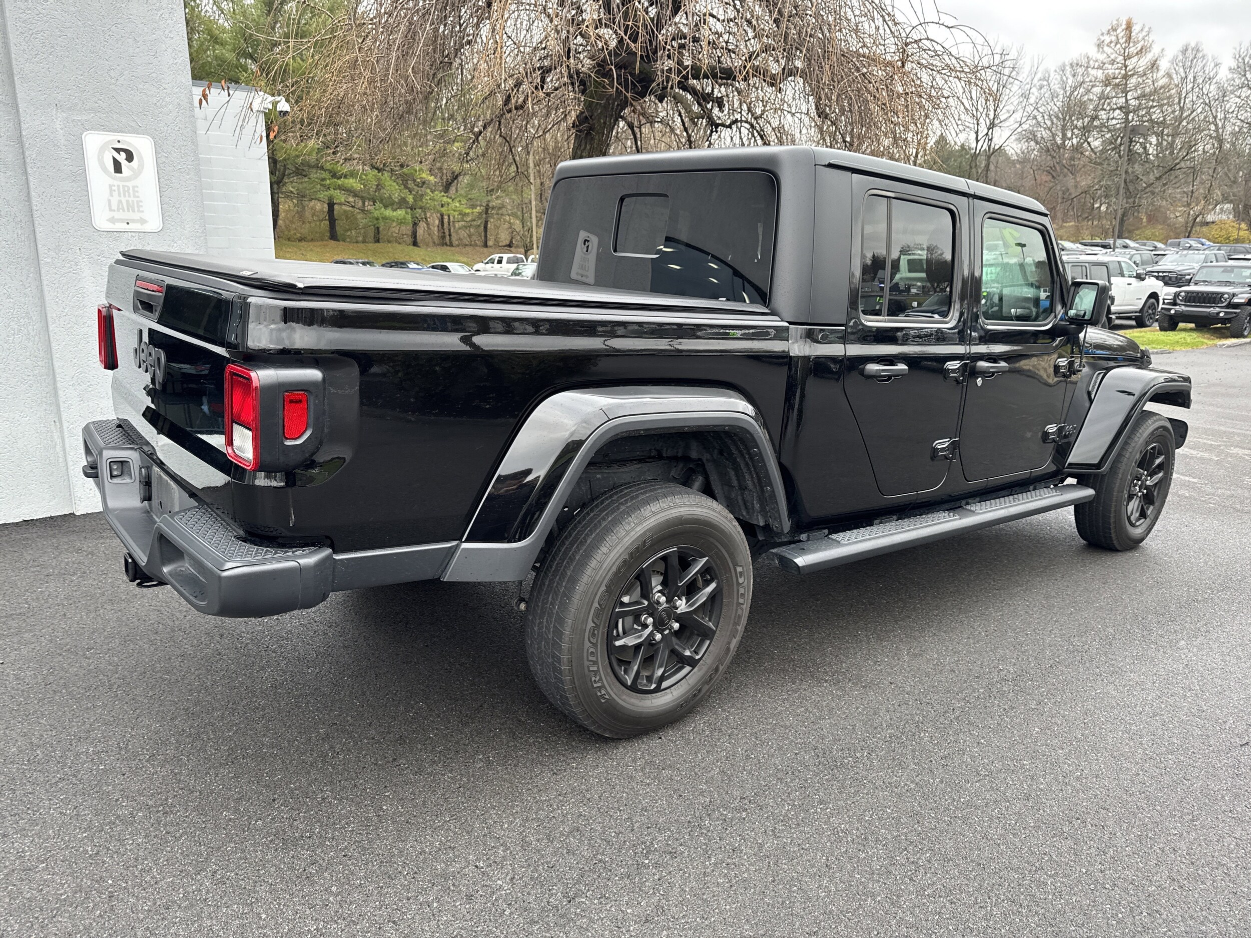 2022 Jeep Gladiator Sport S photo 3