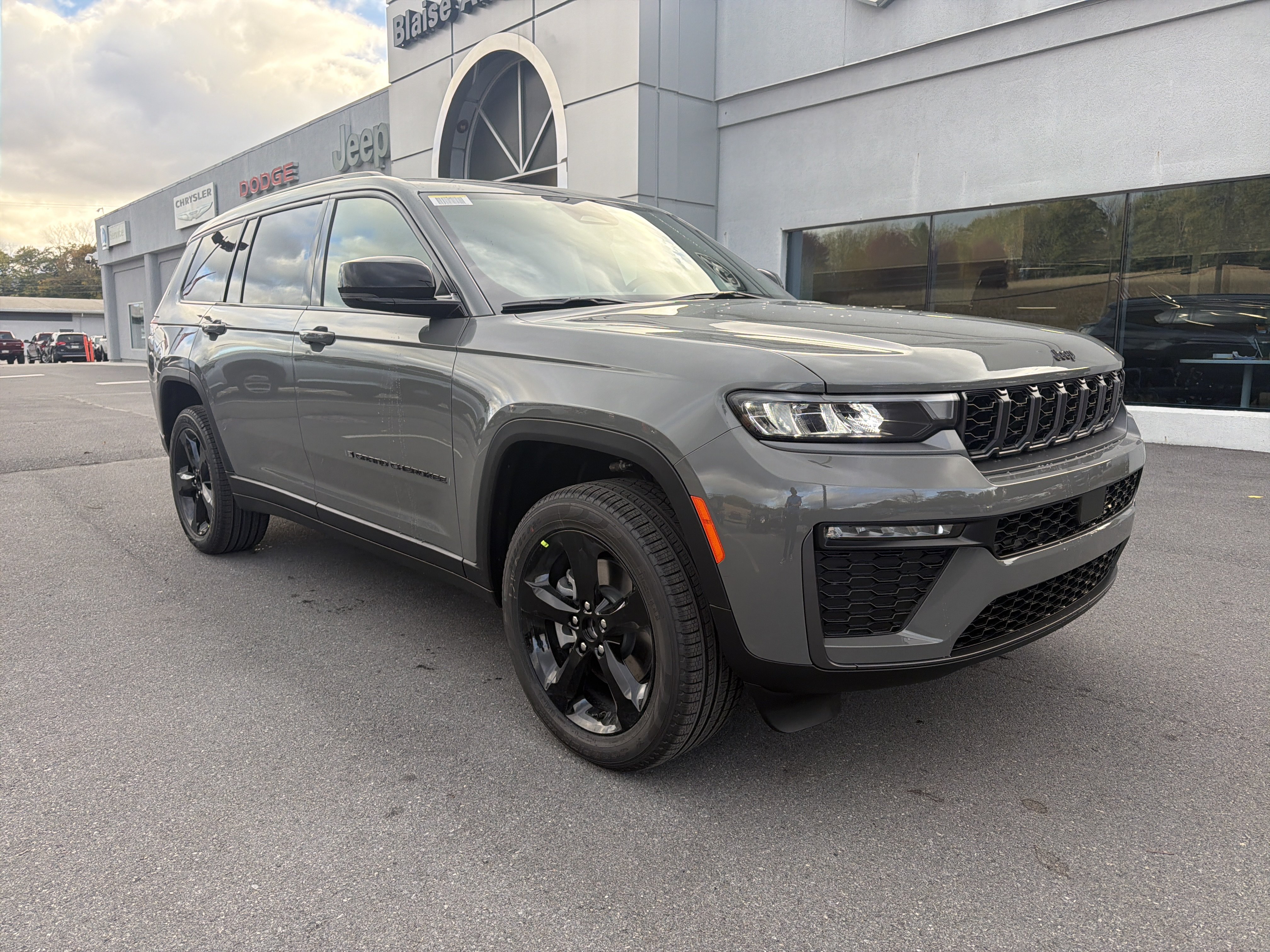 New 2027 Jeep Grand Cherokee L LIMITED 4X4 Sport Utility