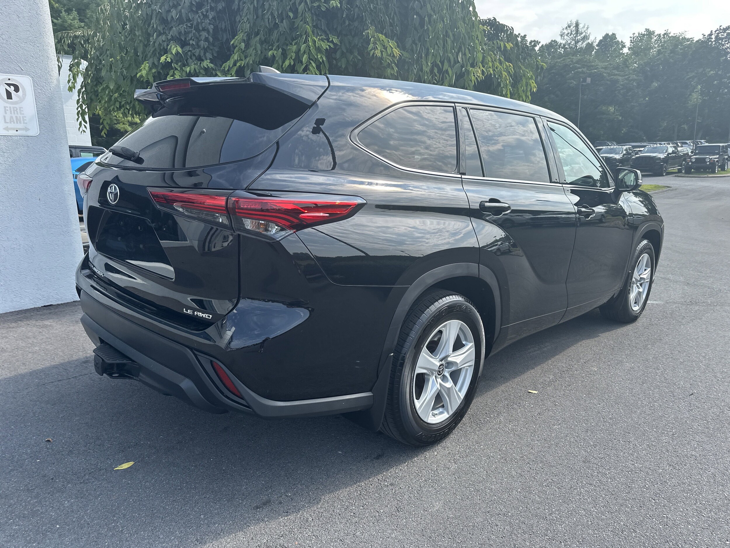 2022 Toyota Highlander LE SE photo 3