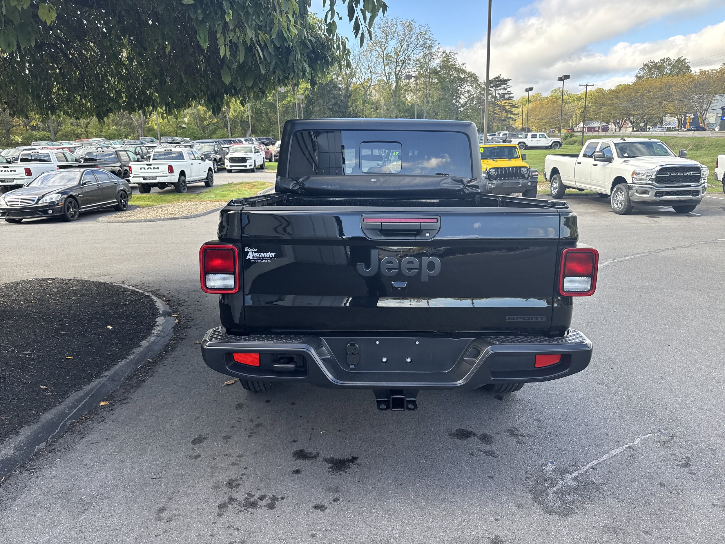 2021 Jeep Gladiator Sport S photo 4