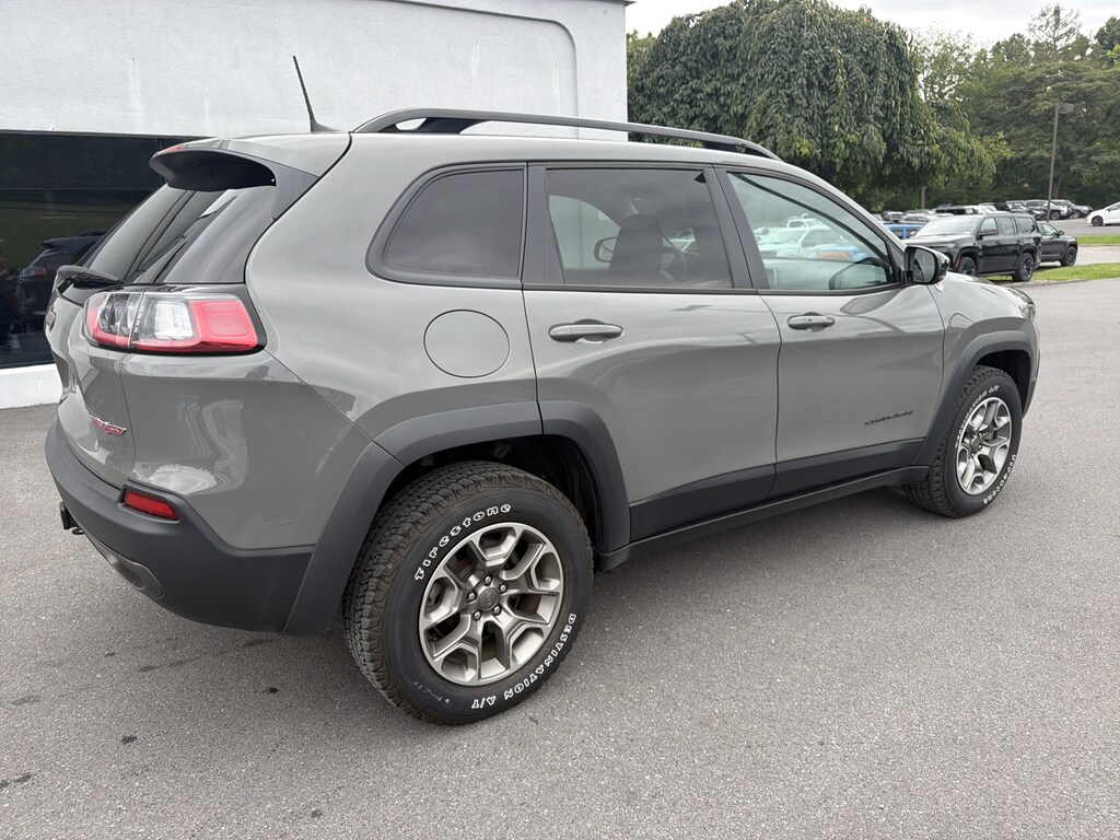Used 2022 Jeep Cherokee Trailhawk SUV