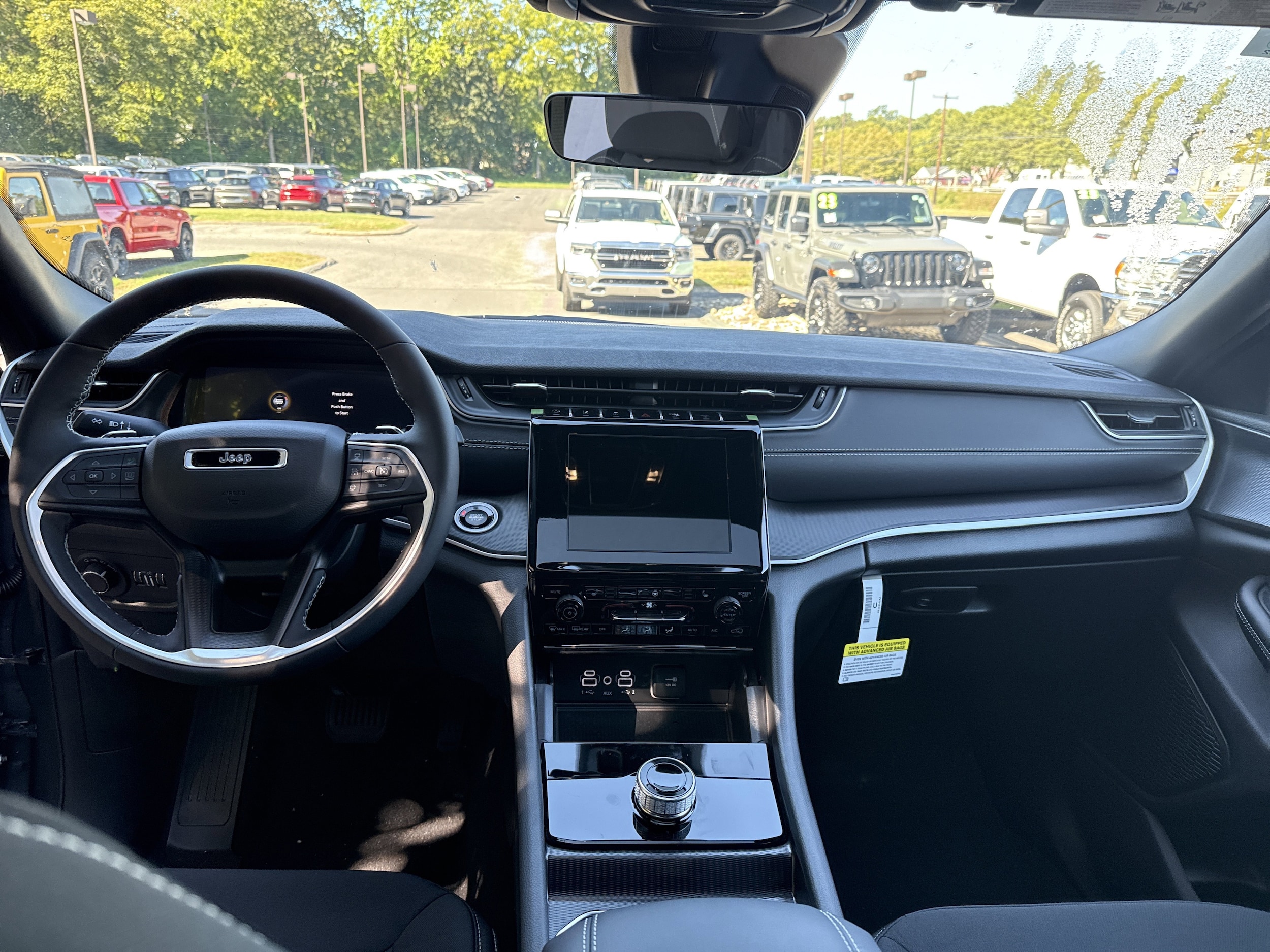 2025 Jeep Grand Cherokee Laredo - Photo 14