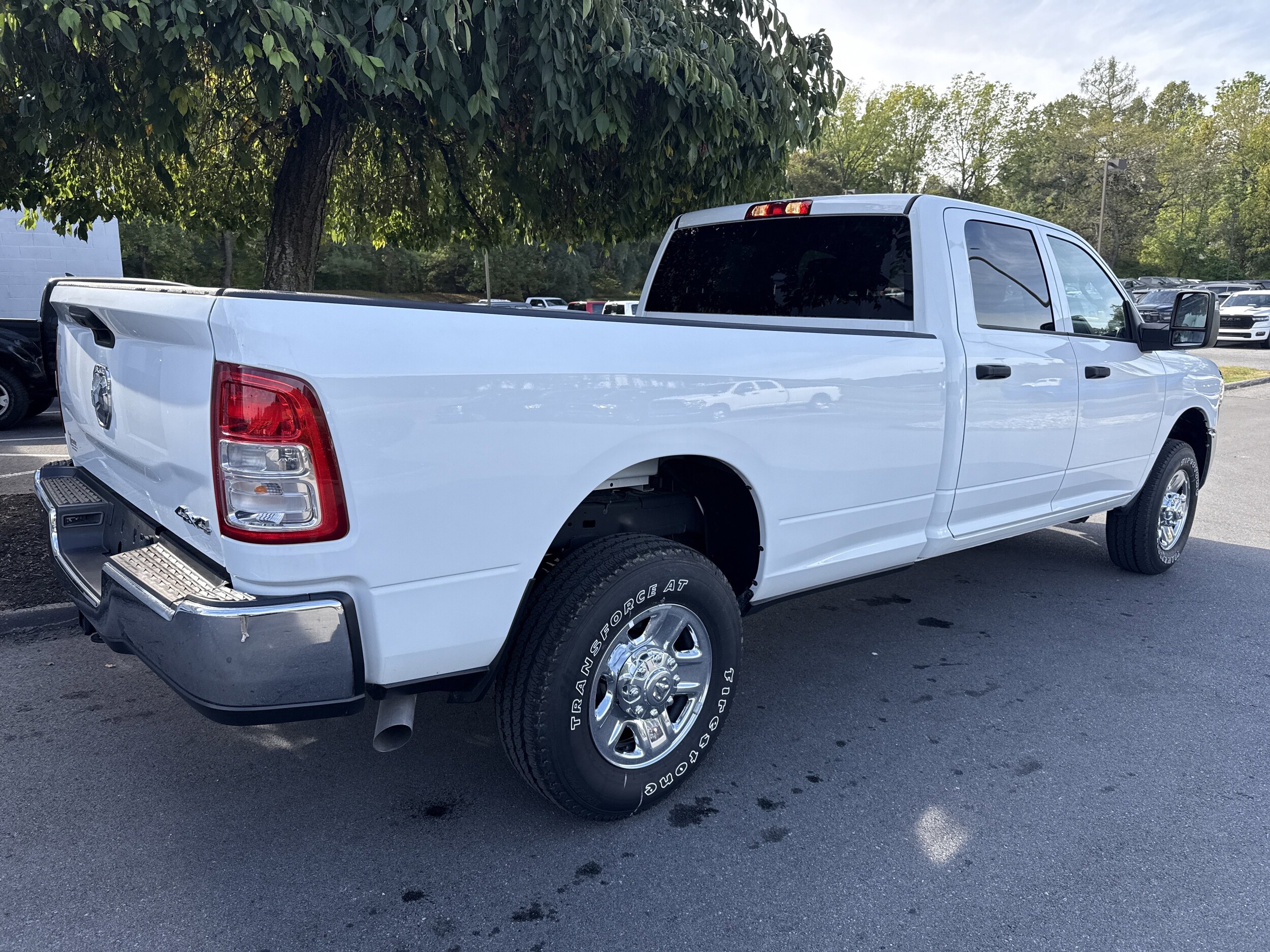 2023 Ram 2500 Tradesman photo 3