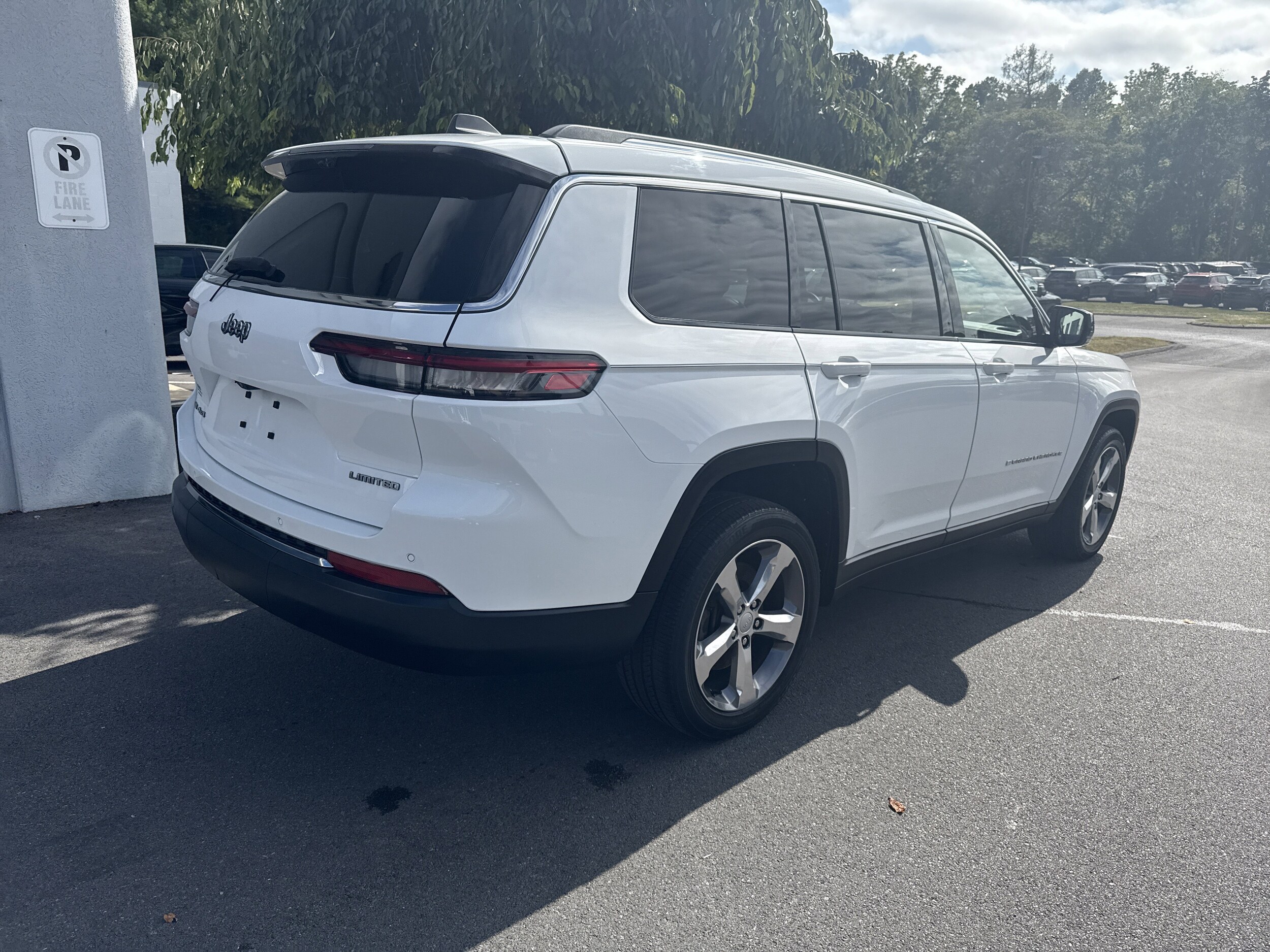 2021 Jeep Grand Cherokee Limited photo 2