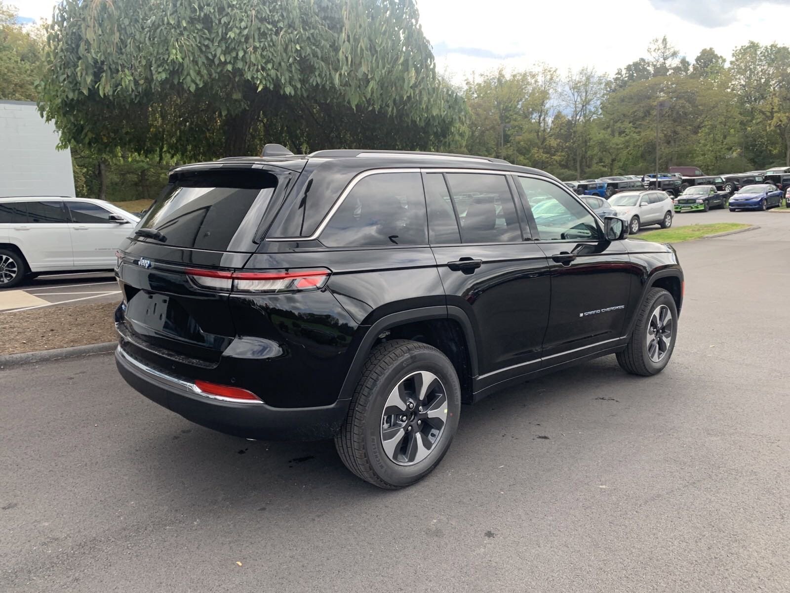 2024 Jeep Cherokee 4xe Sport photo 3