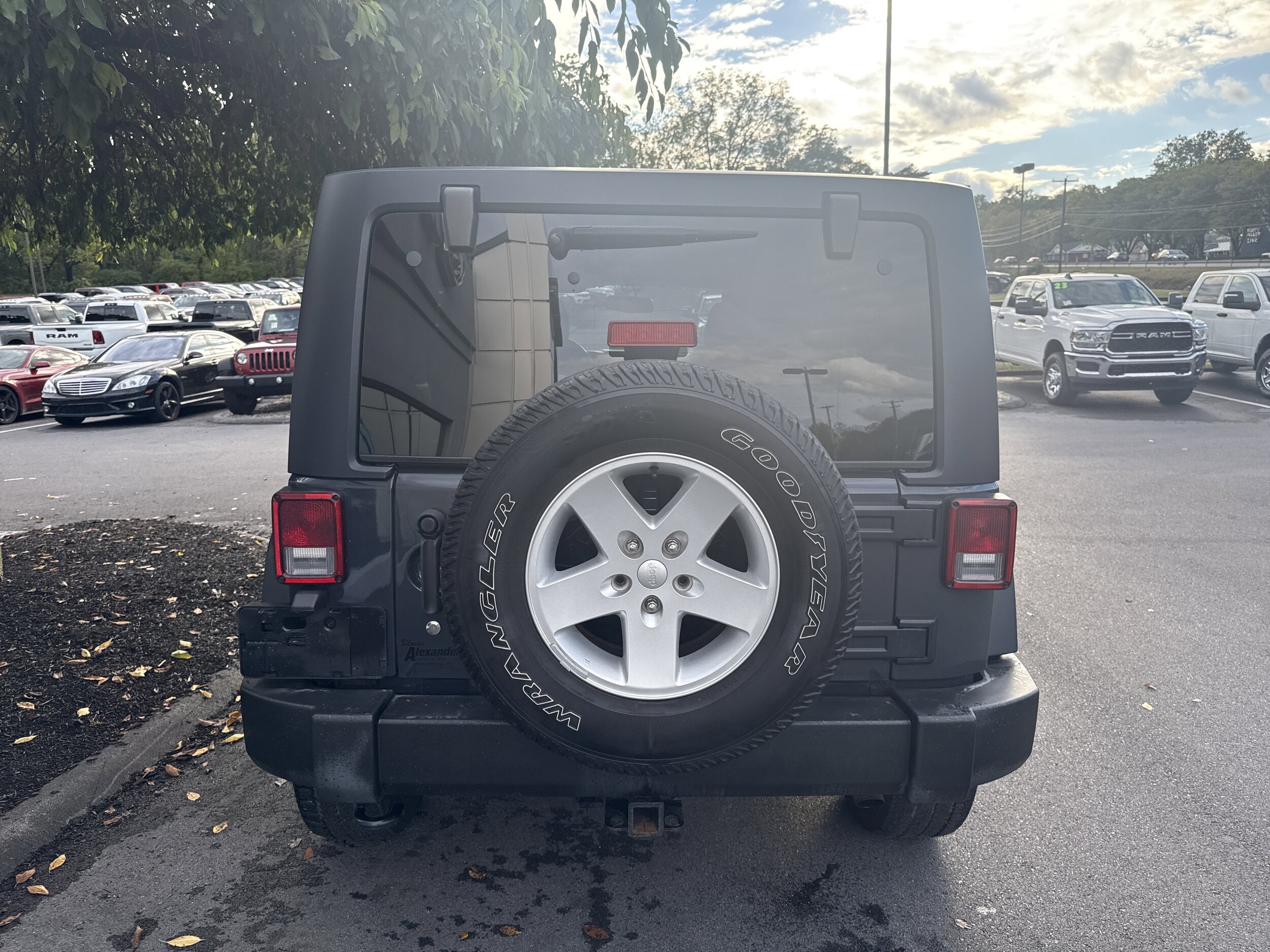 2017 Jeep Wrangler Unlimited Sport photo 4