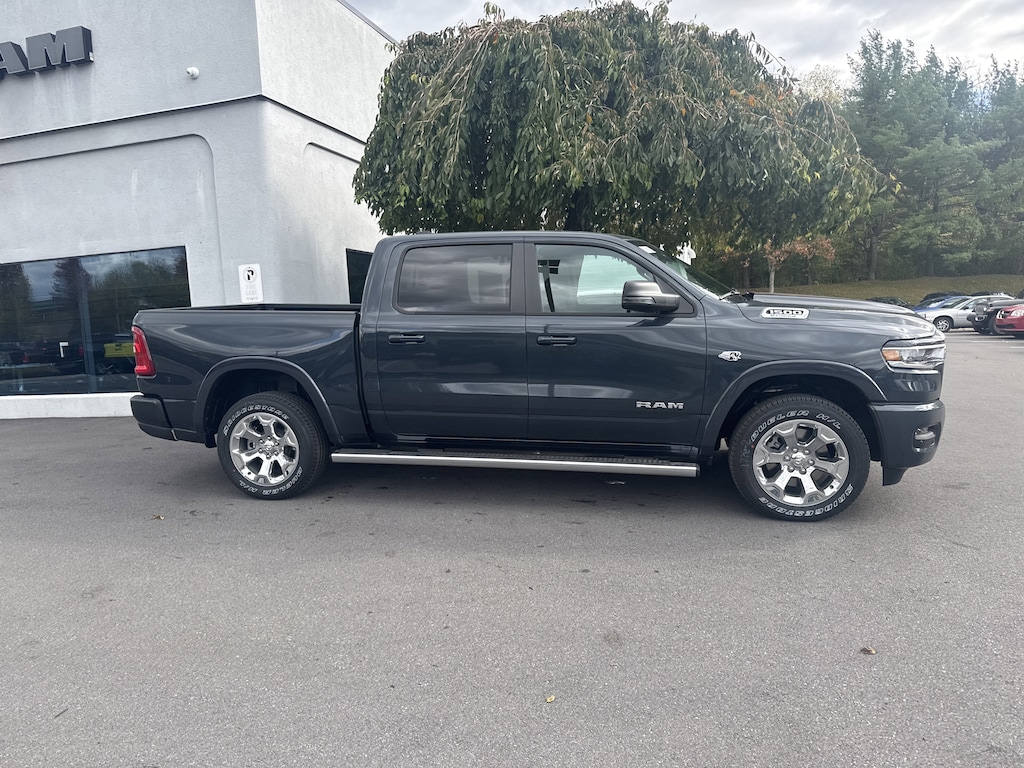 New 2026 Ram 1500 BIG HORN CREW CAB 4X4 5'7 BOX Pickup