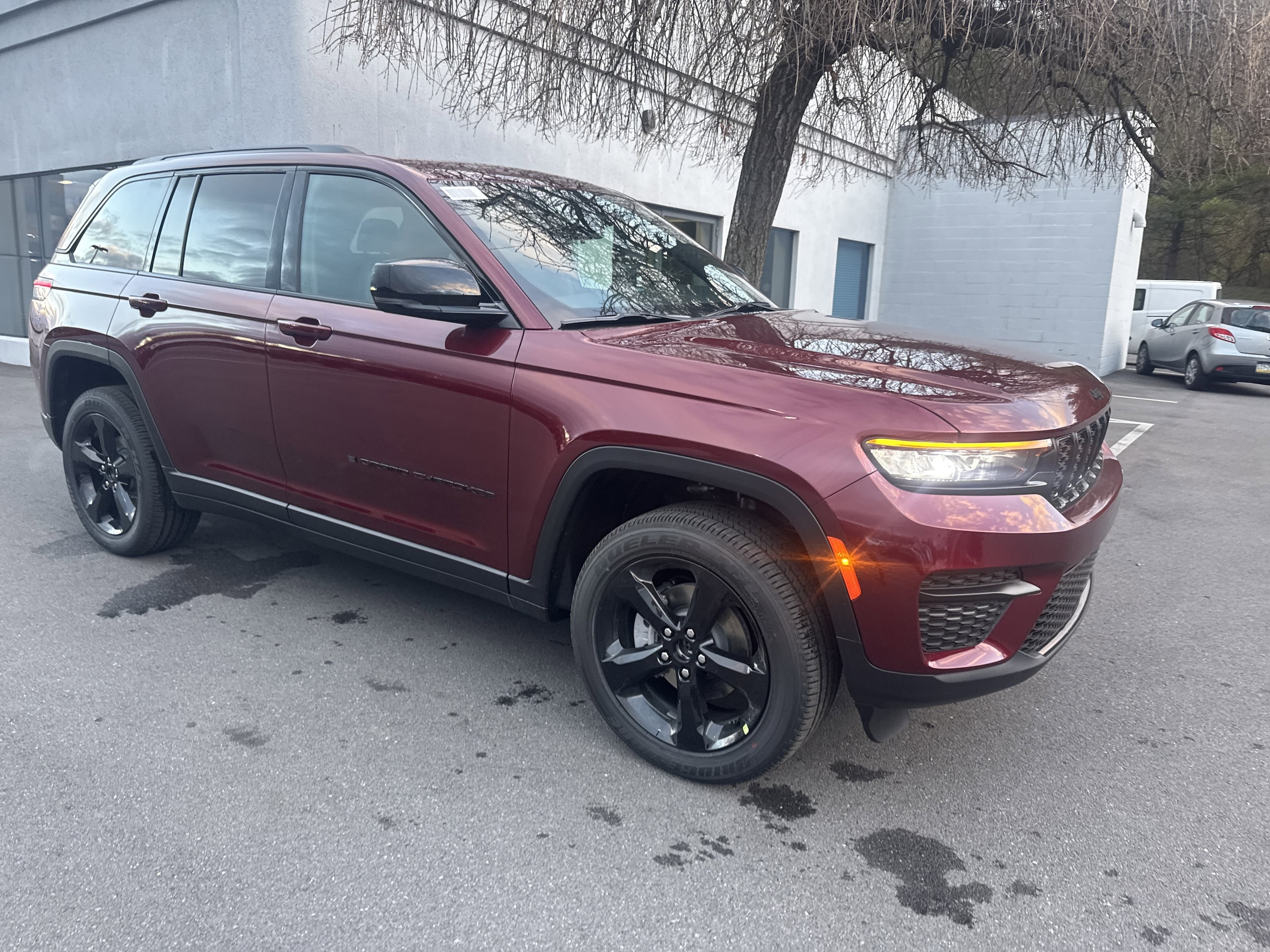 2025 Jeep Grand Cherokee Altitude's photo