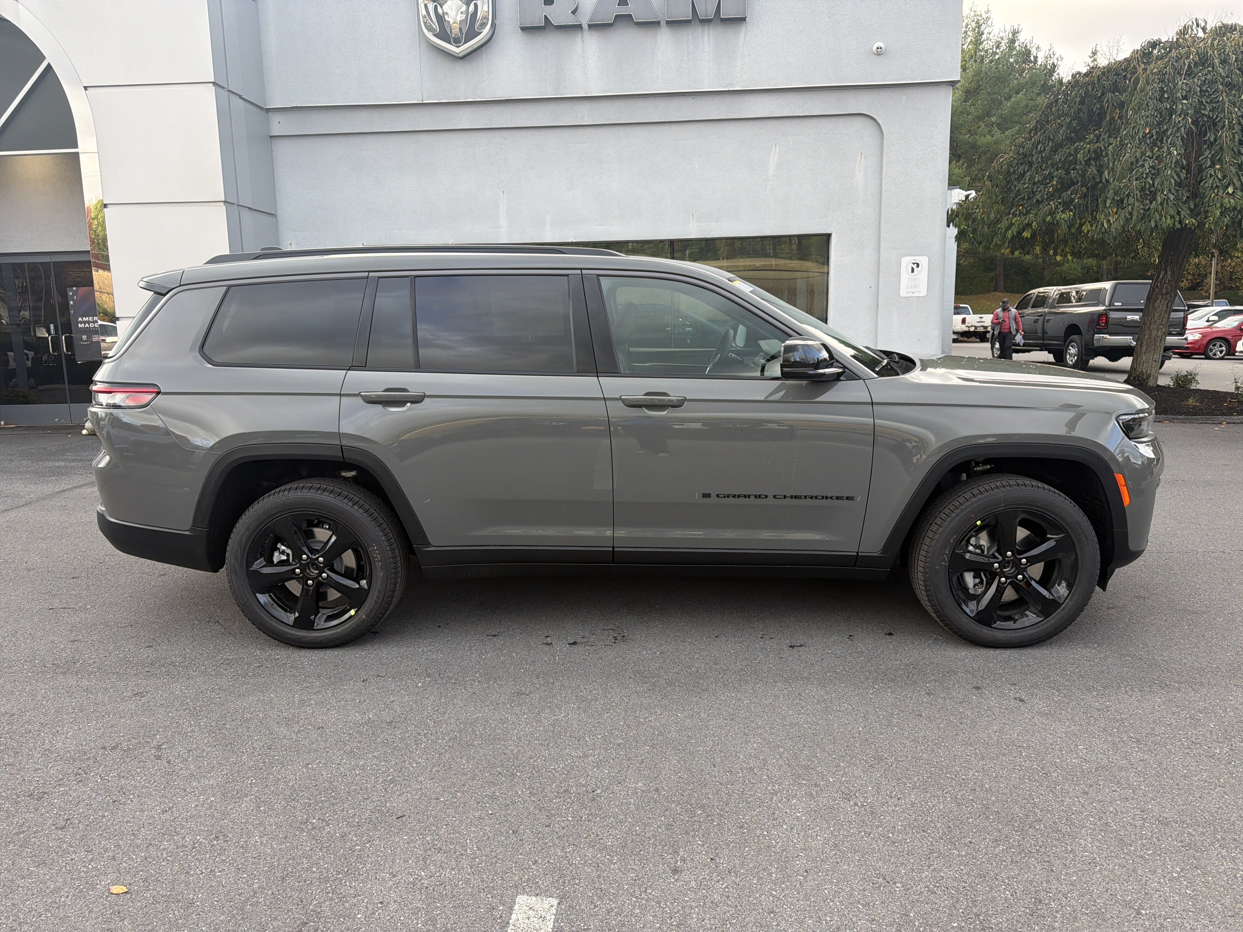 New 2027 Jeep Grand Cherokee L LIMITED 4X4 Sport Utility