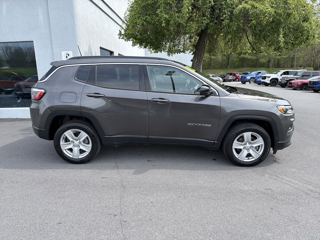 Used 2022 Jeep Compass Latitude SUV
