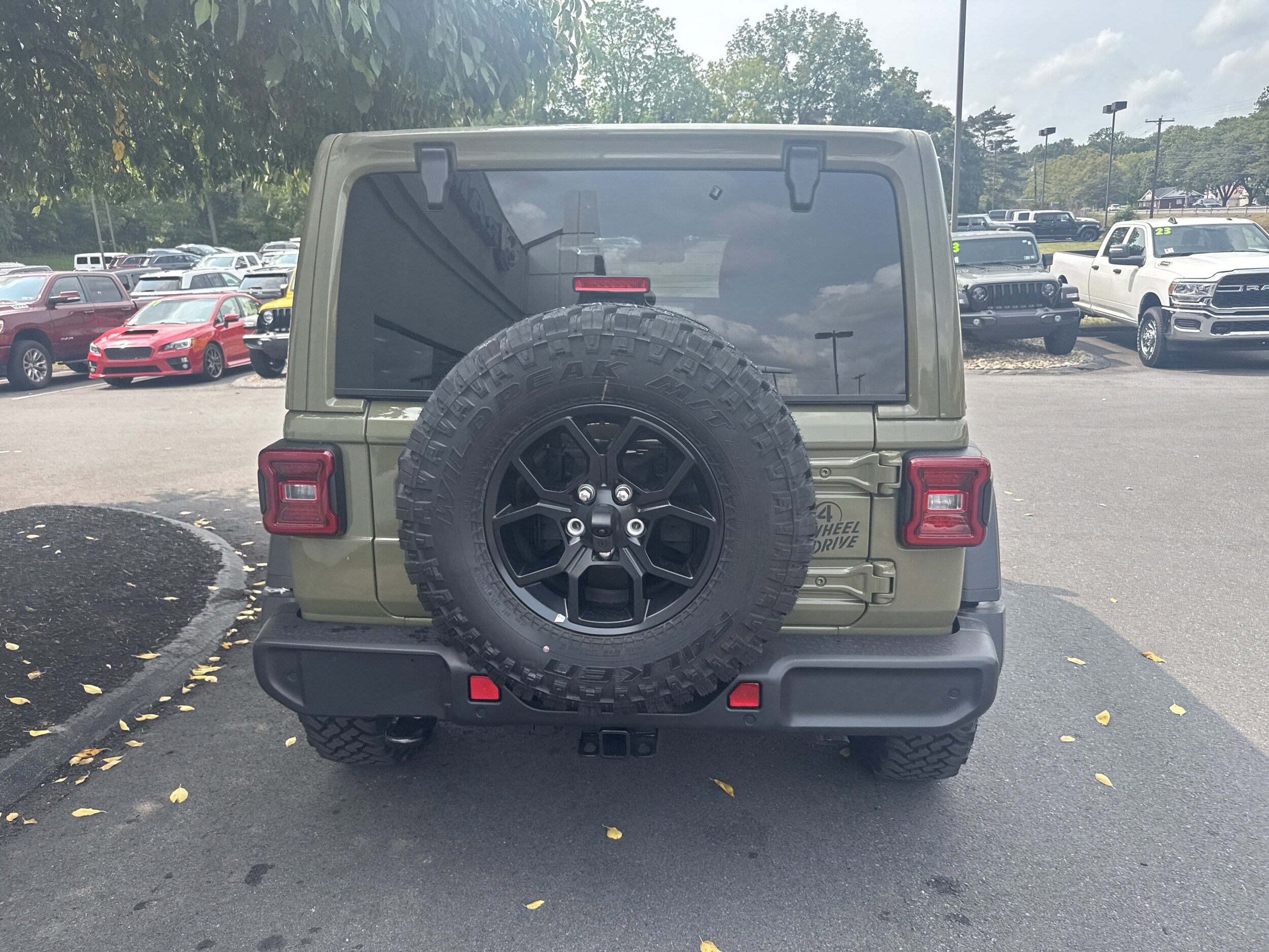 2025 Jeep Wrangler Willys photo 4