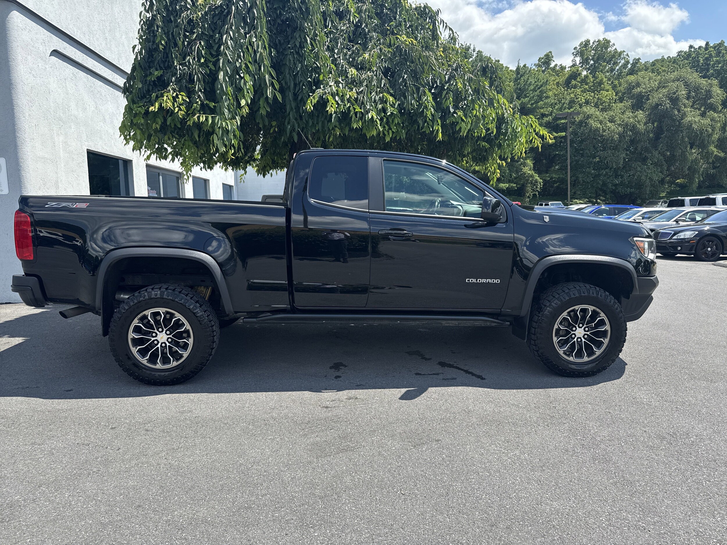 2017 Chevrolet Colorado ZR2 photo 2