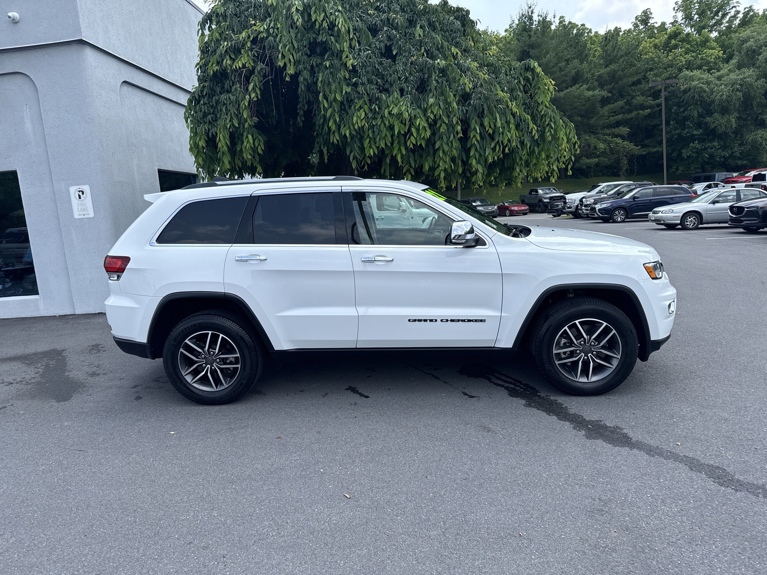 2021 Jeep Grand Cherokee Limited photo 2