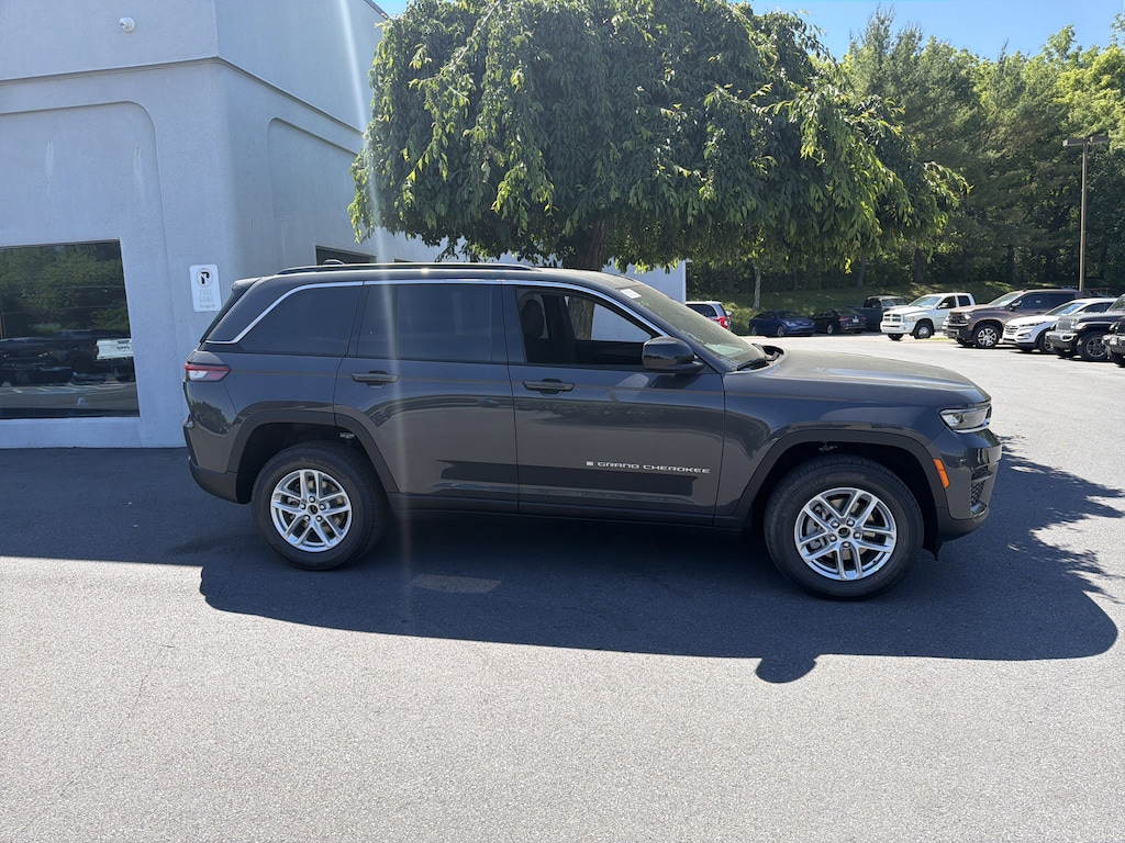 New 2026 Jeep Grand Cherokee LAREDO X 4X4 Sport Utility