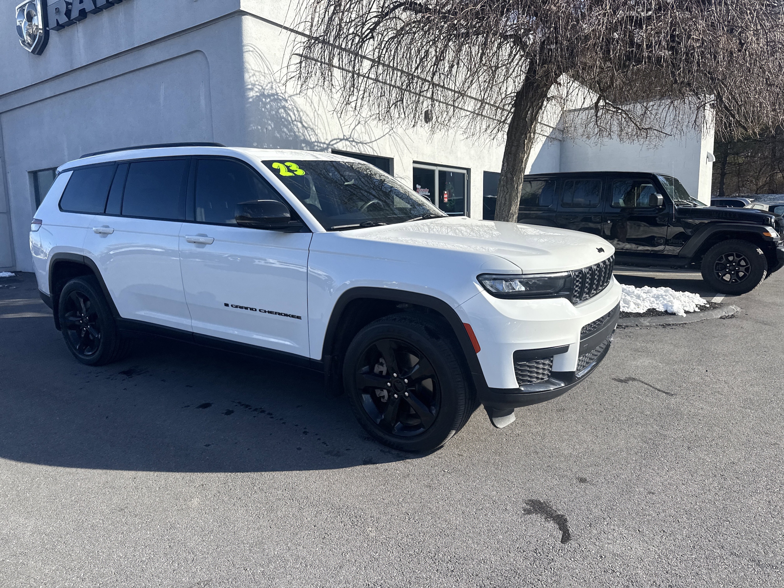 2023 Jeep Grand Cherokee L Altitude's photo