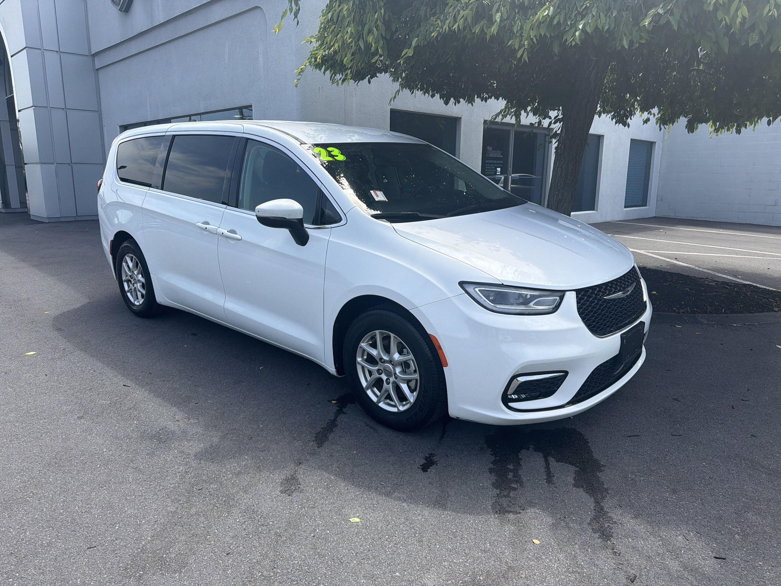 2023 Chrysler Pacifica's photo