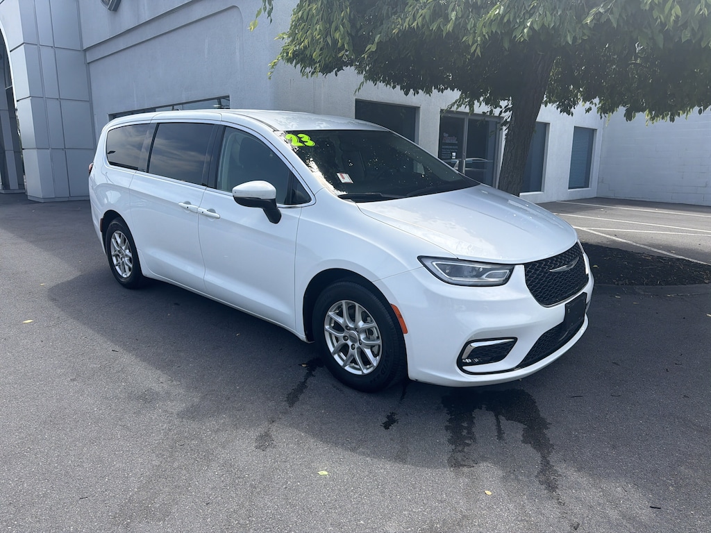Used 2023 Chrysler Pacifica Touring L Van Passenger Van