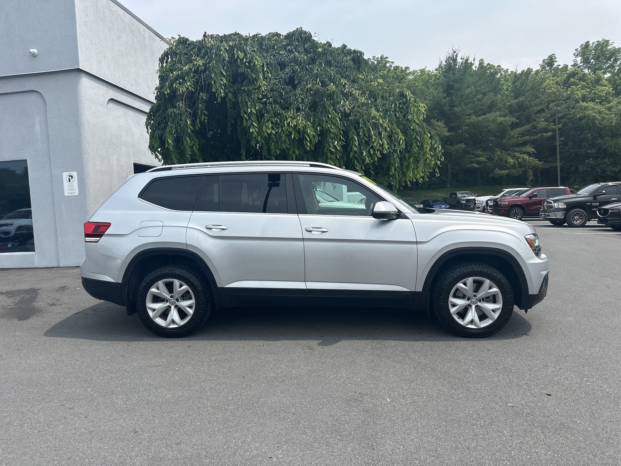 Used 2019 Volkswagen Atlas SE with VIN 1V2DR2CA2KC533569 for sale in State College, PA