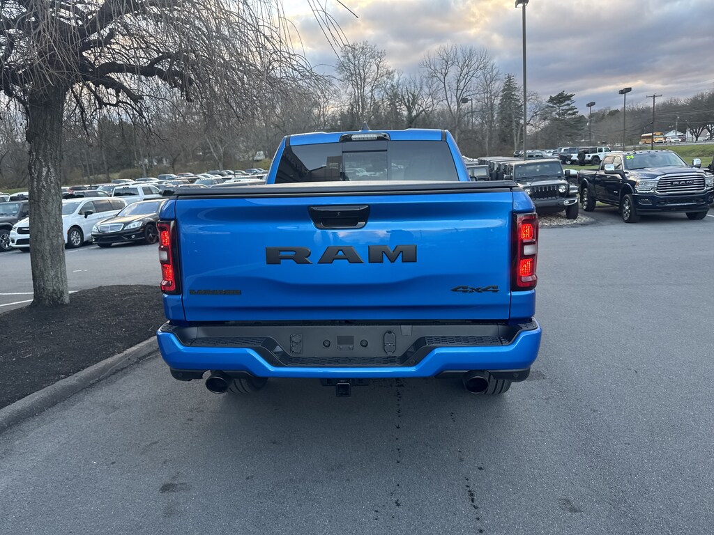 New 2026 Ram 1500 LARAMIE CREW CAB 4X4 5'7 BOX Pickup