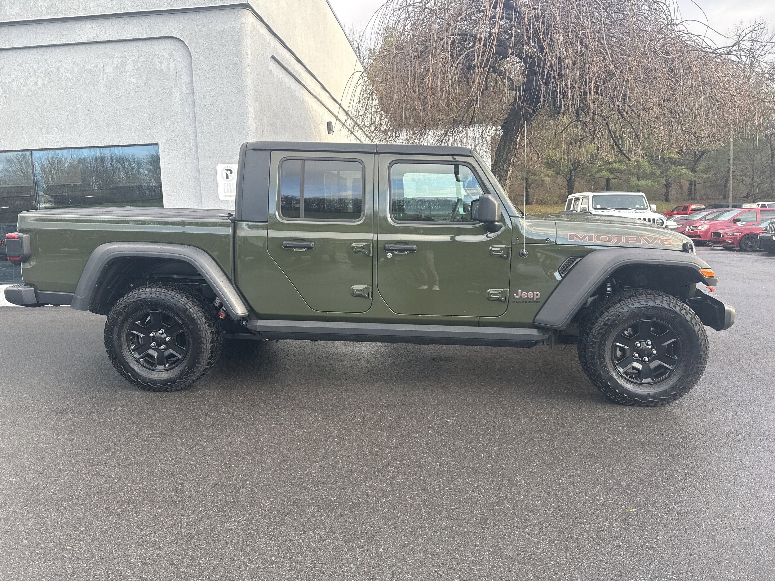 2023 Jeep Gladiator Mojave photo 2