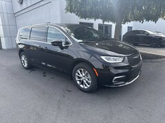 2026 Chrysler Pacifica SELECT AWD Passenger Van
