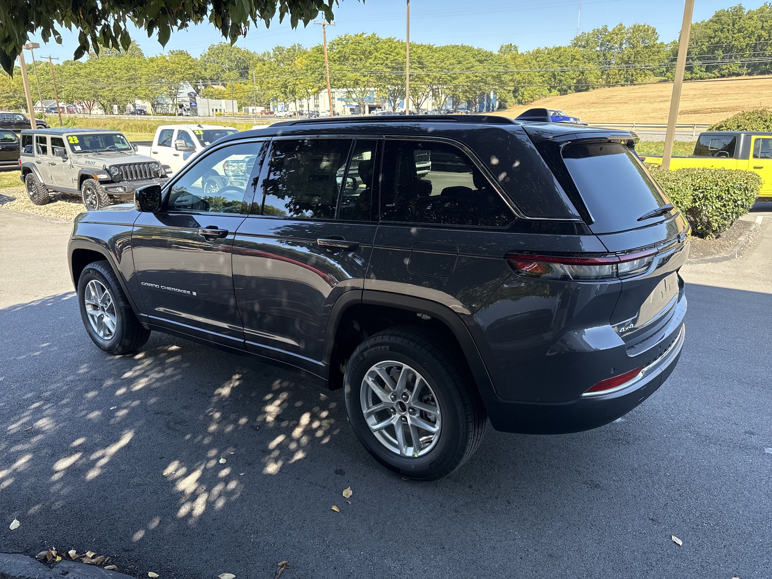 2025 Jeep Grand Cherokee Laredo - Photo 7